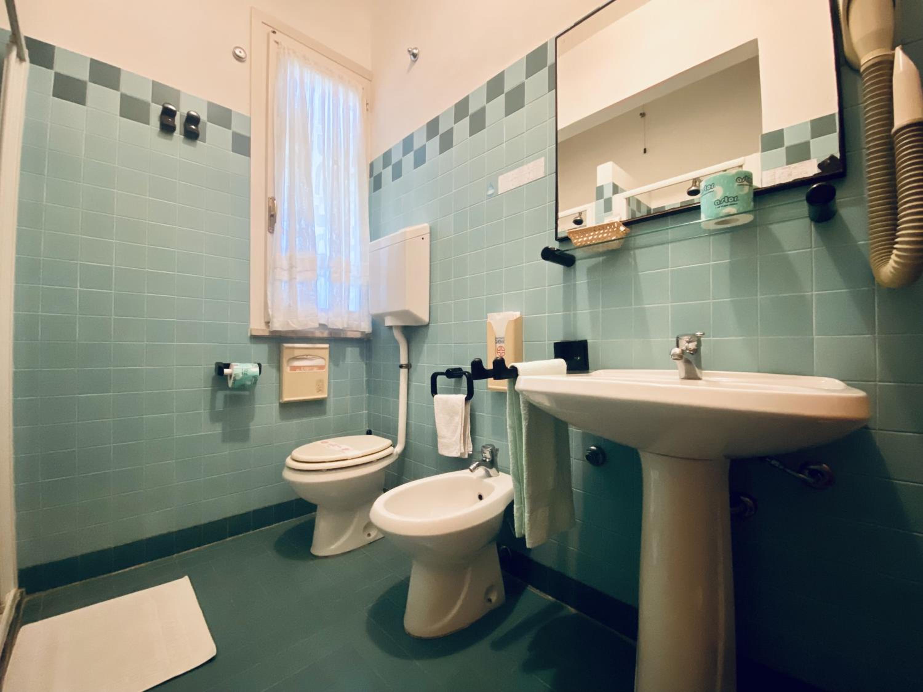 Single Room with Shared Bathroom