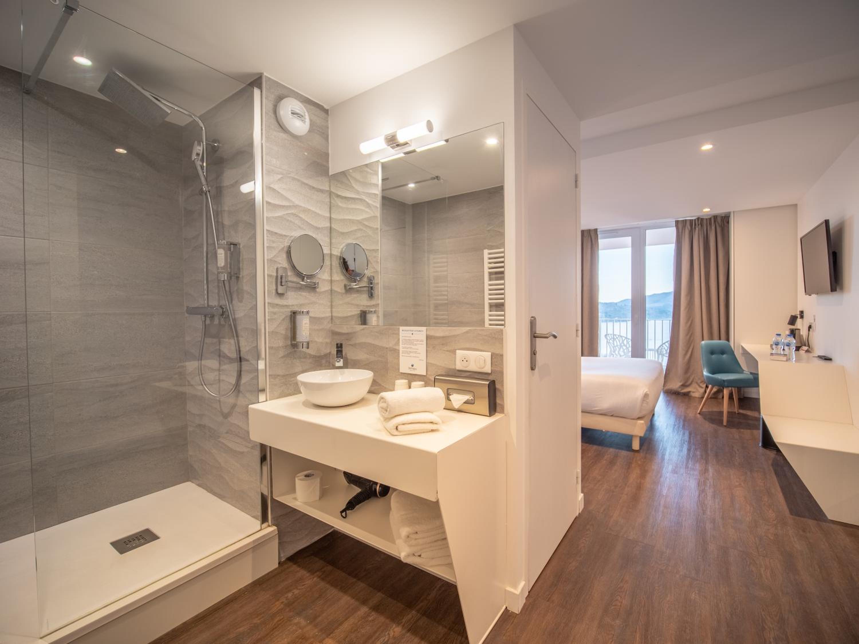 Standard Double or Twin Room with Spa Access - Photo 7