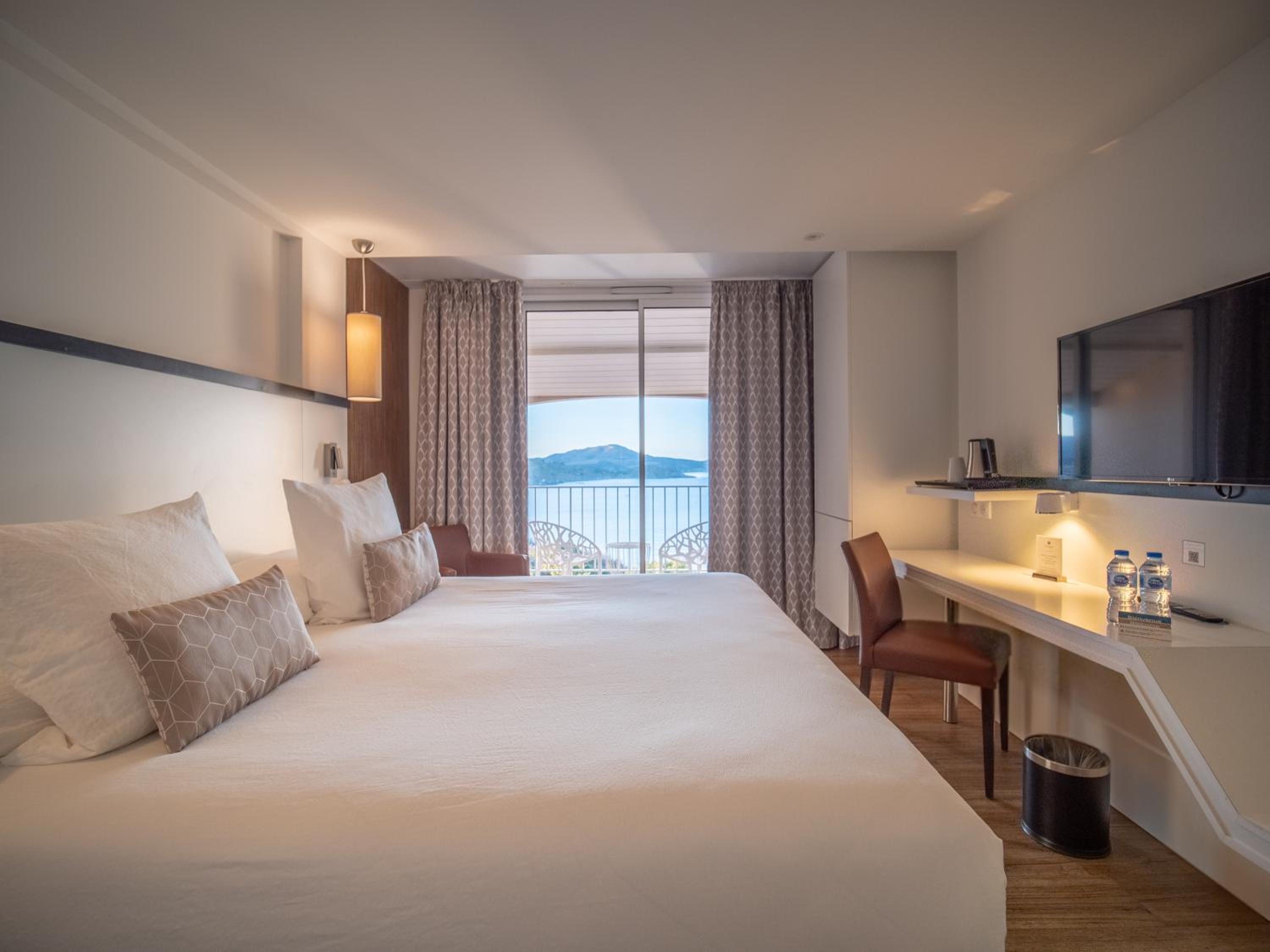 Premium Double Room with Spa Access photo 1