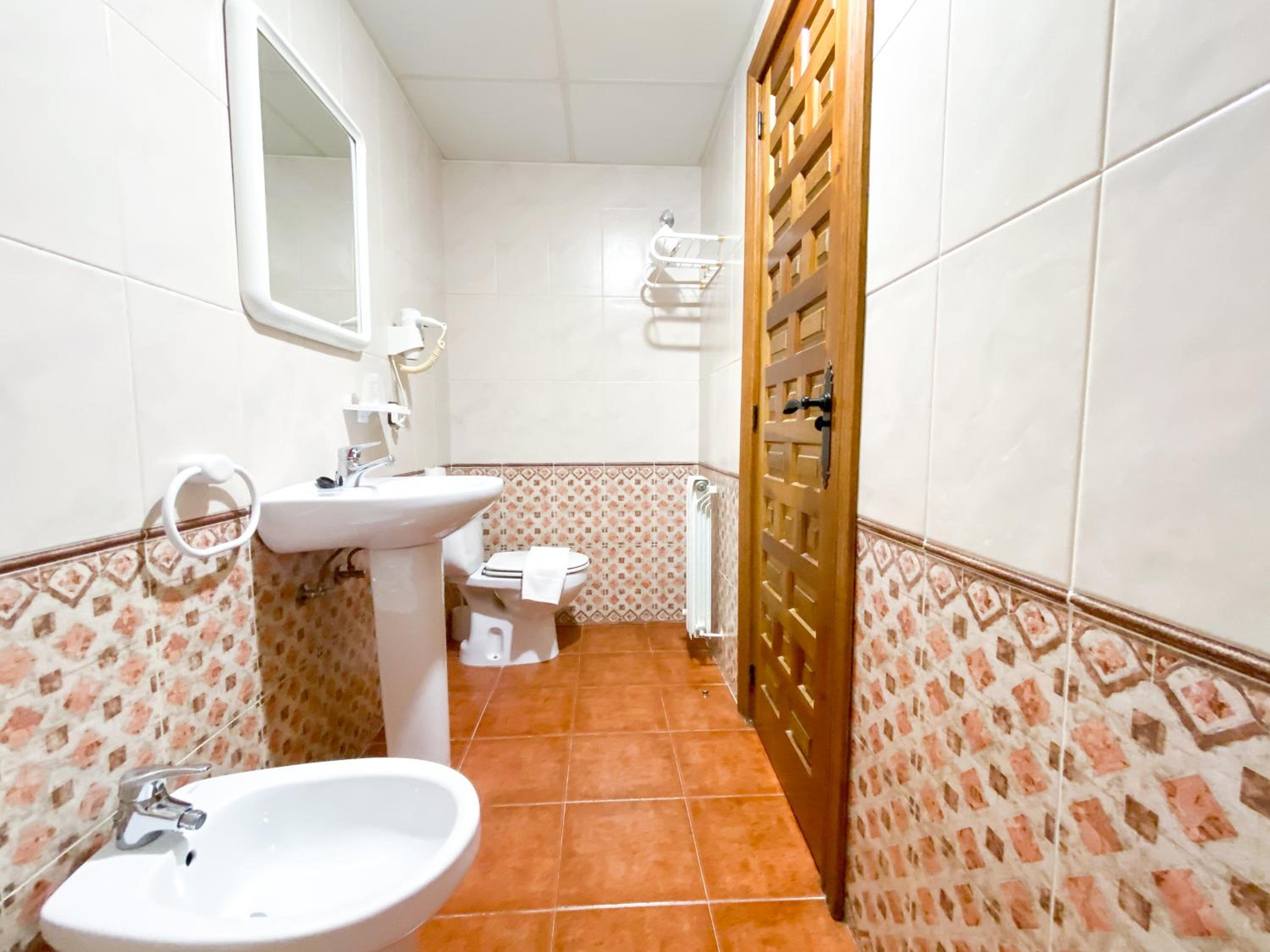 Standard Double or Twin Room photo 3