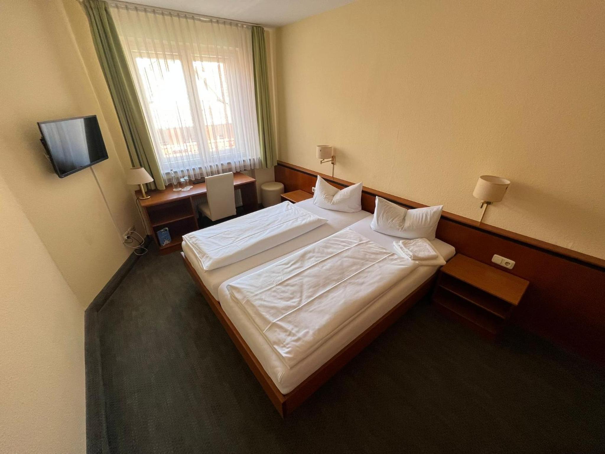 Double Room - Photo 8