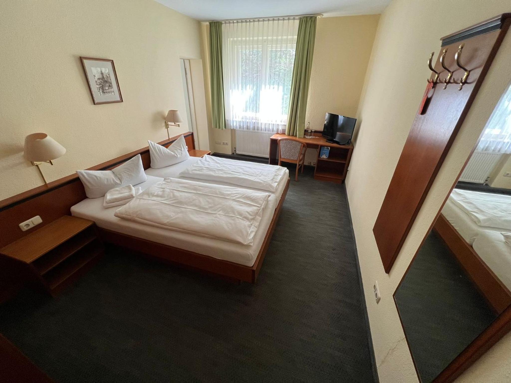 Double Room - Photo 12