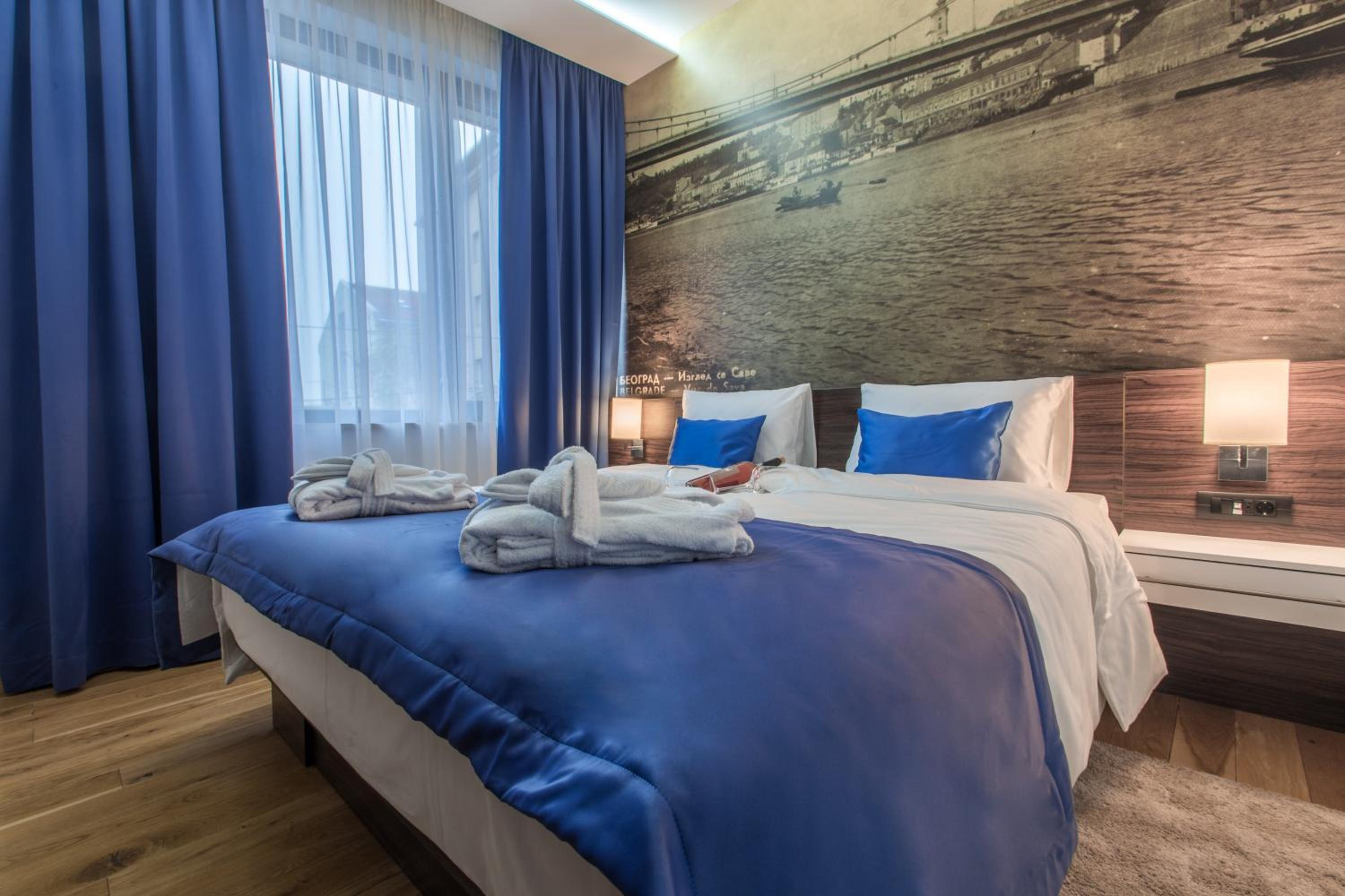 Family Suite with Free Parking photo 2