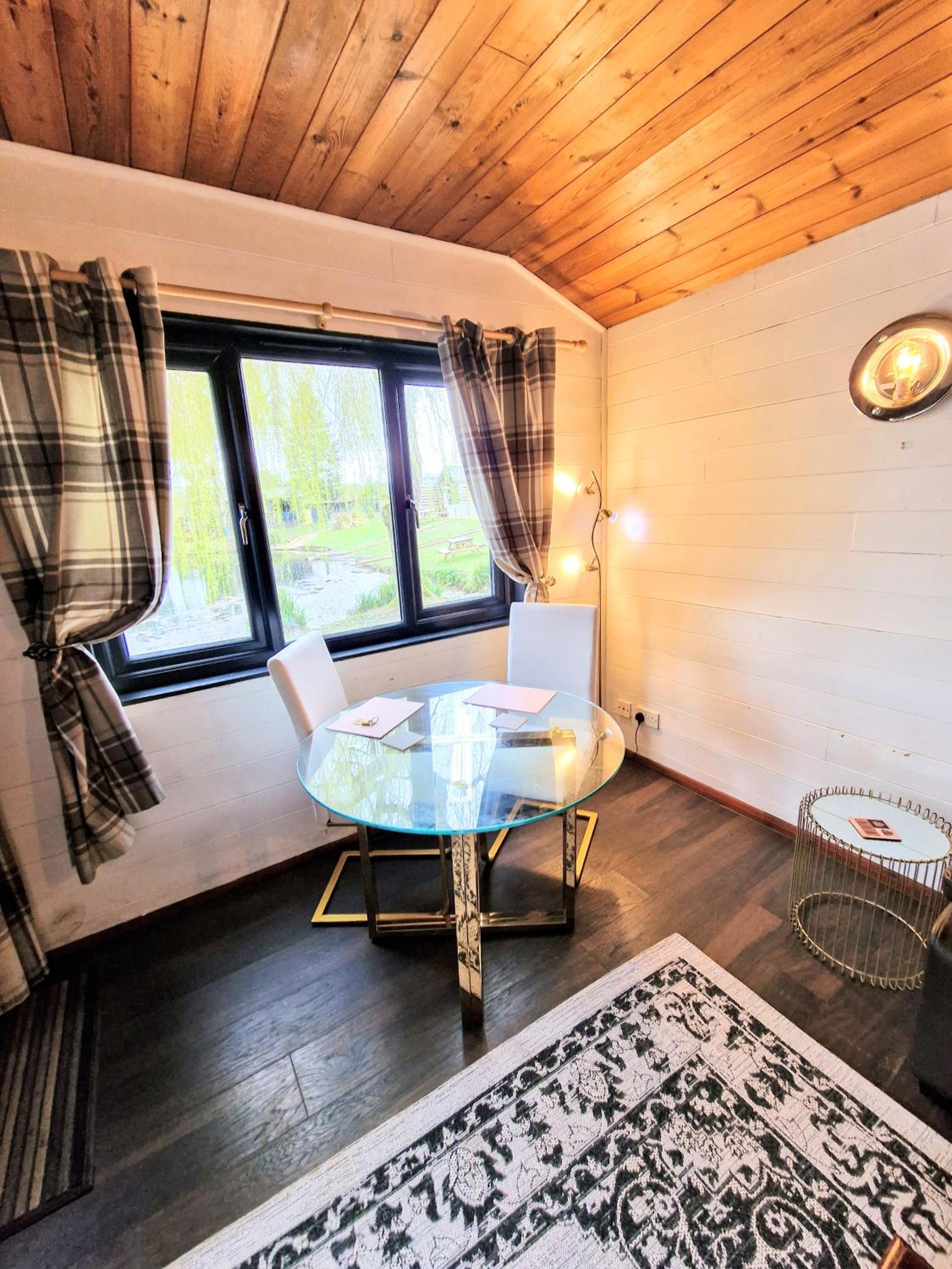 One-Bedroom House - Photo 13