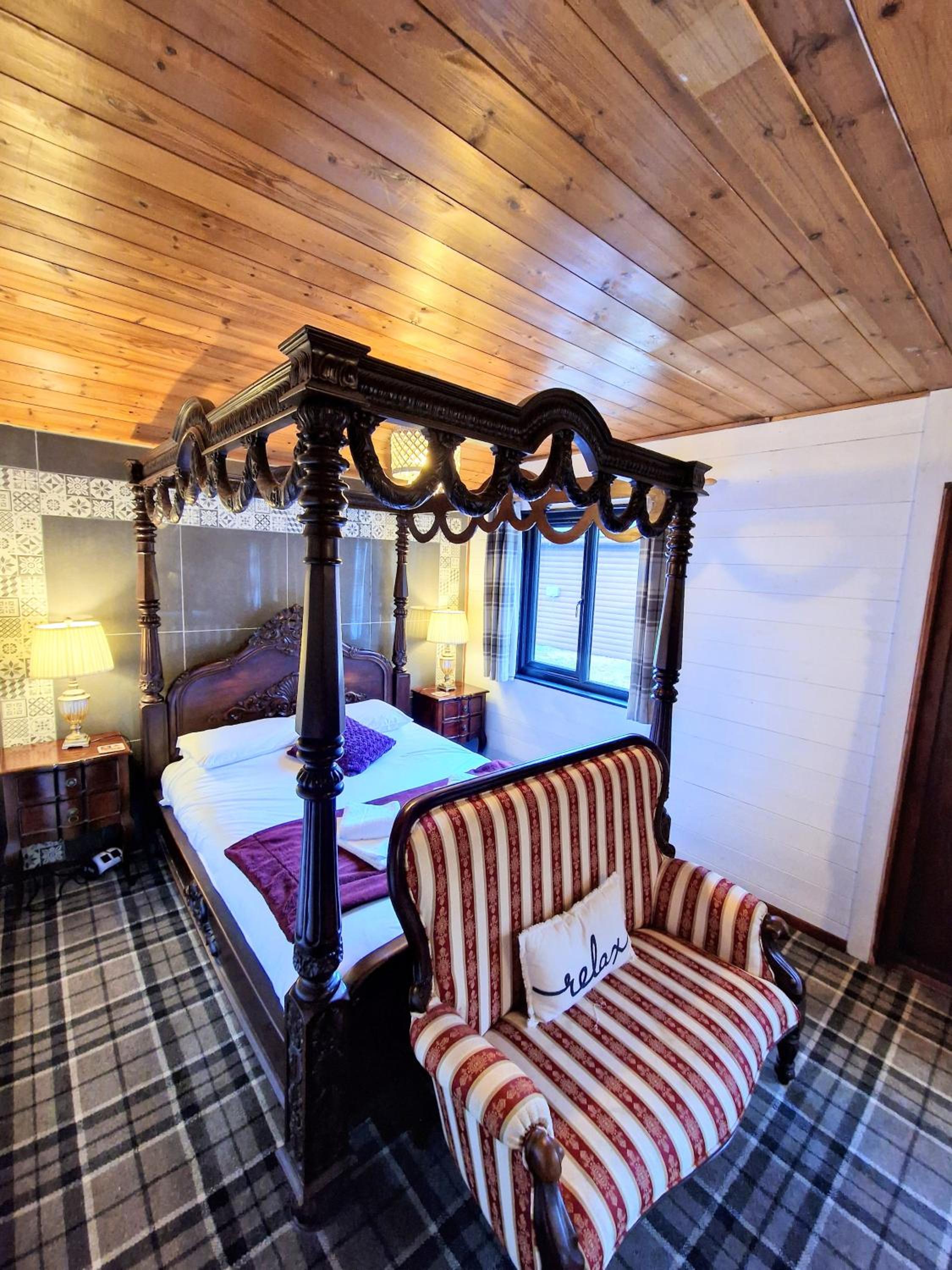 One-Bedroom House - Photo 17