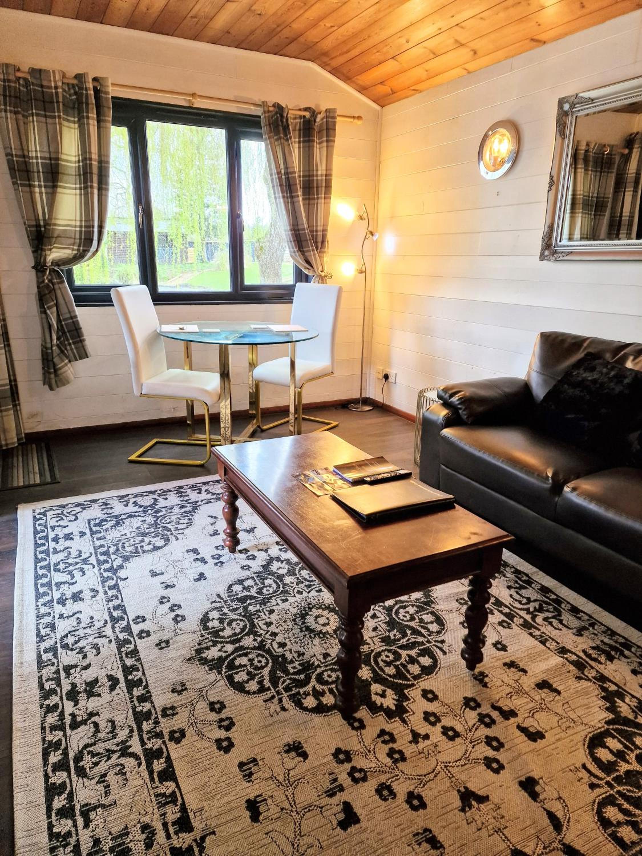 One-Bedroom House - Photo 20