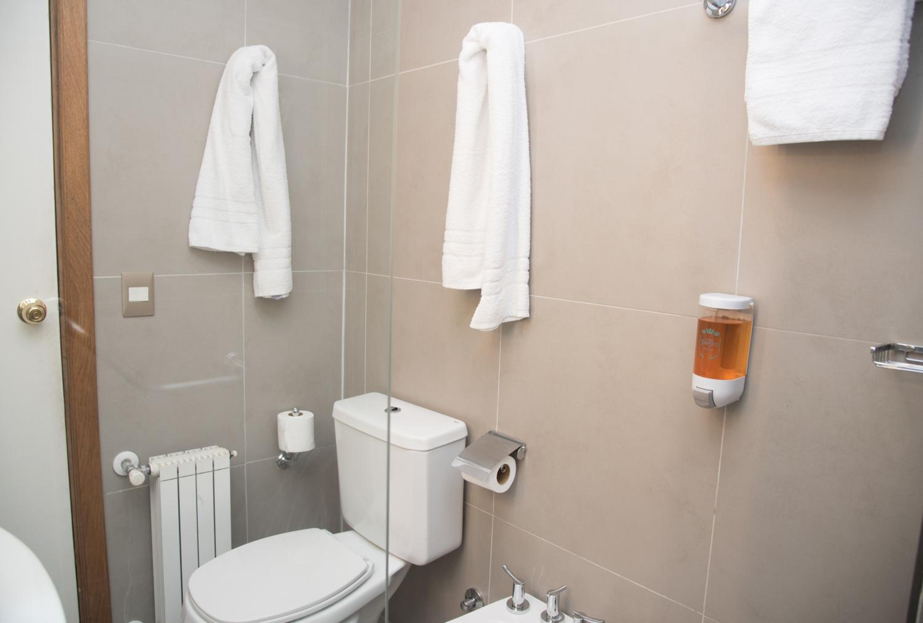 Double or Twin Room with Lake View photo 2