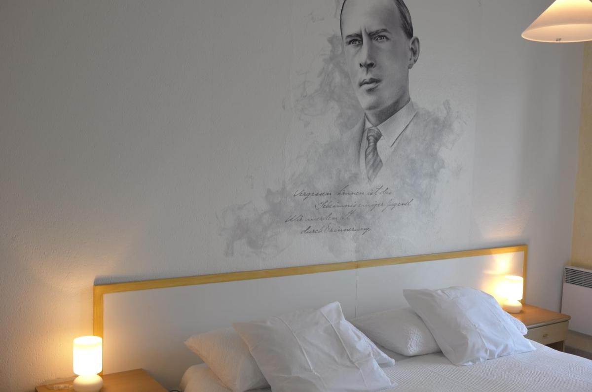 Twin Room with Lake View and Balcony photo 3