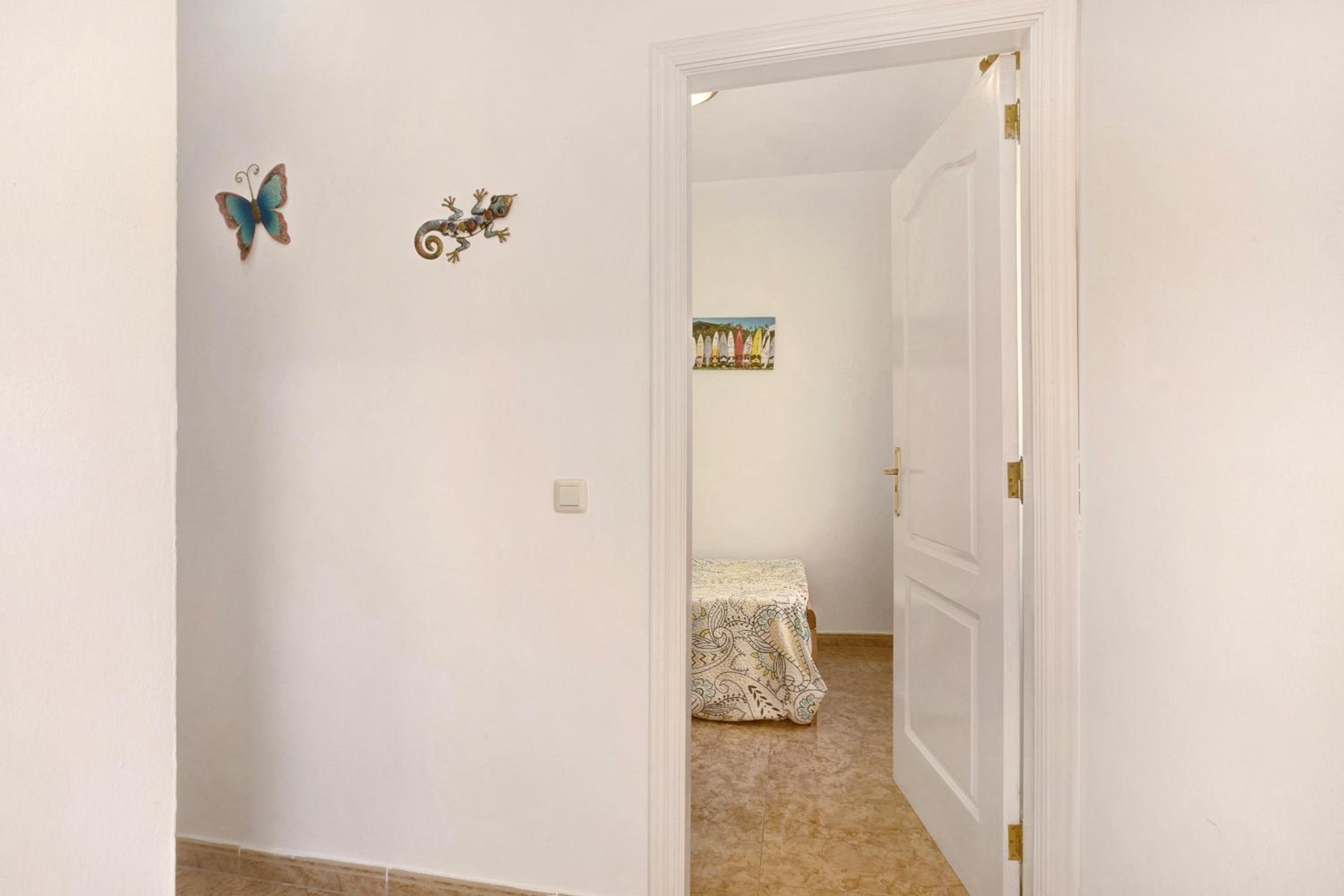 Apartment with Shower photo 2