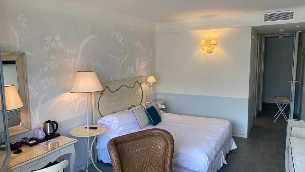 Deluxe Double Room - Photo 7