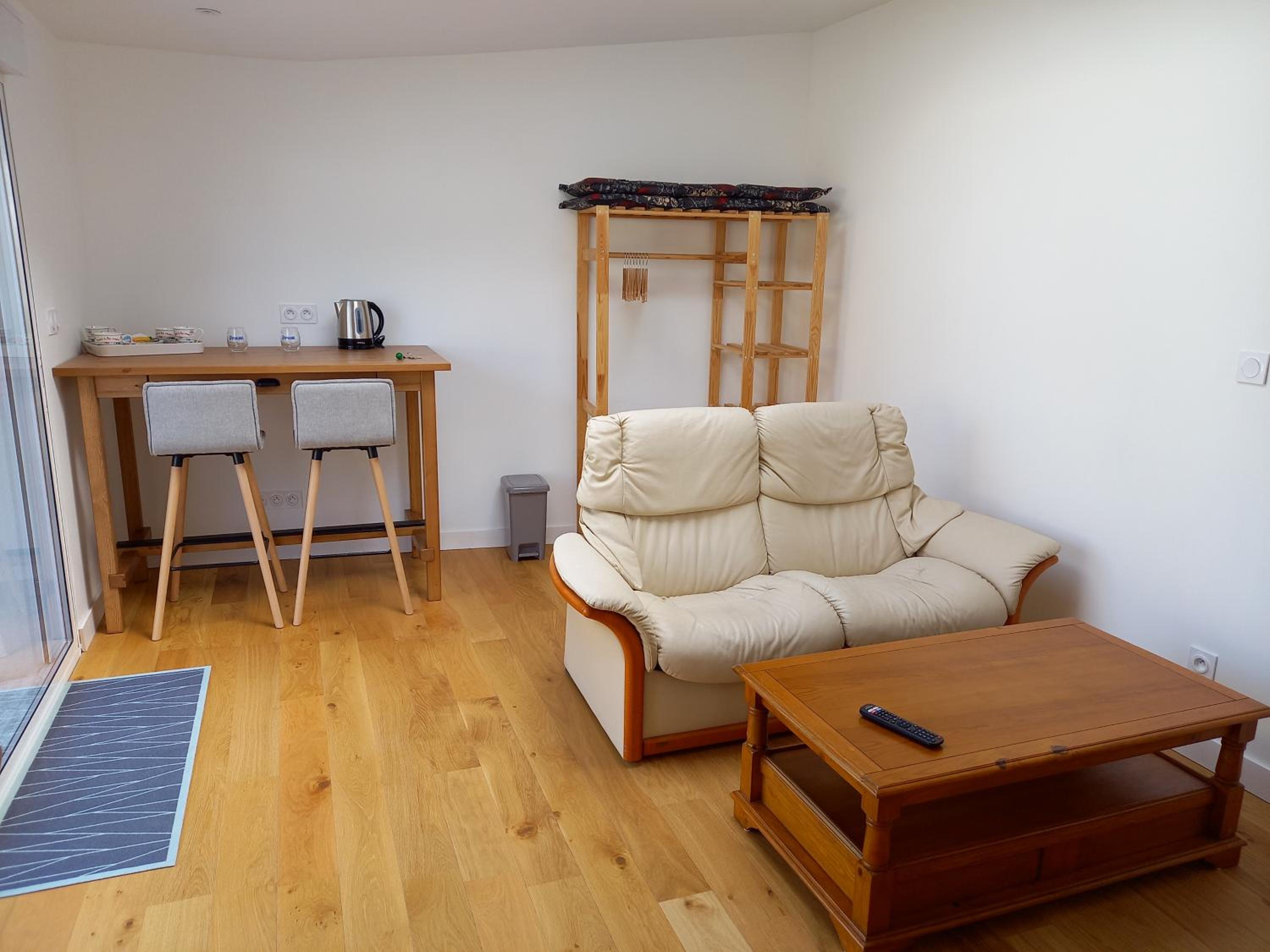 Deluxe Room - Photo 5