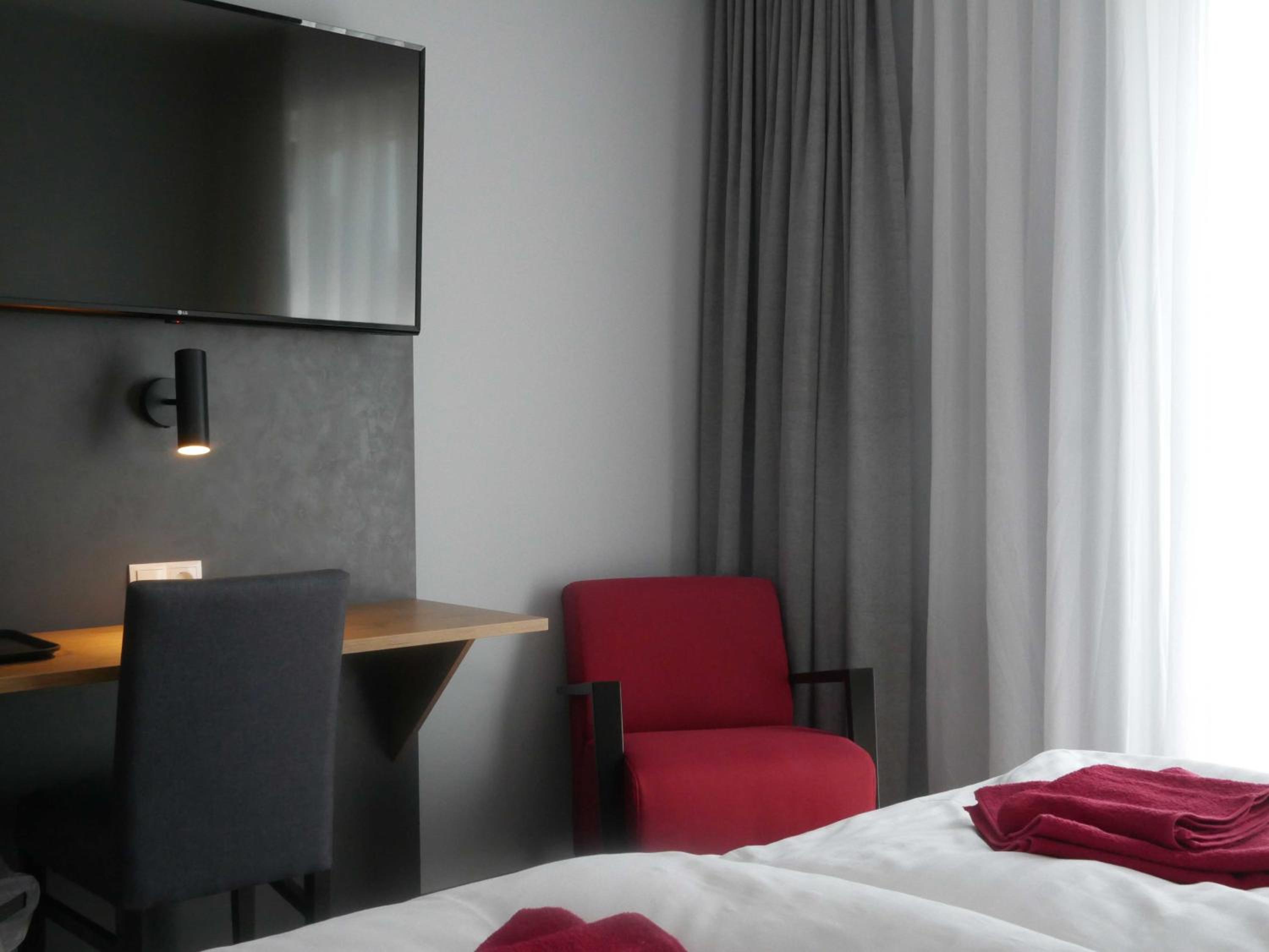 Superior Double Room with Balcony - Photo 6