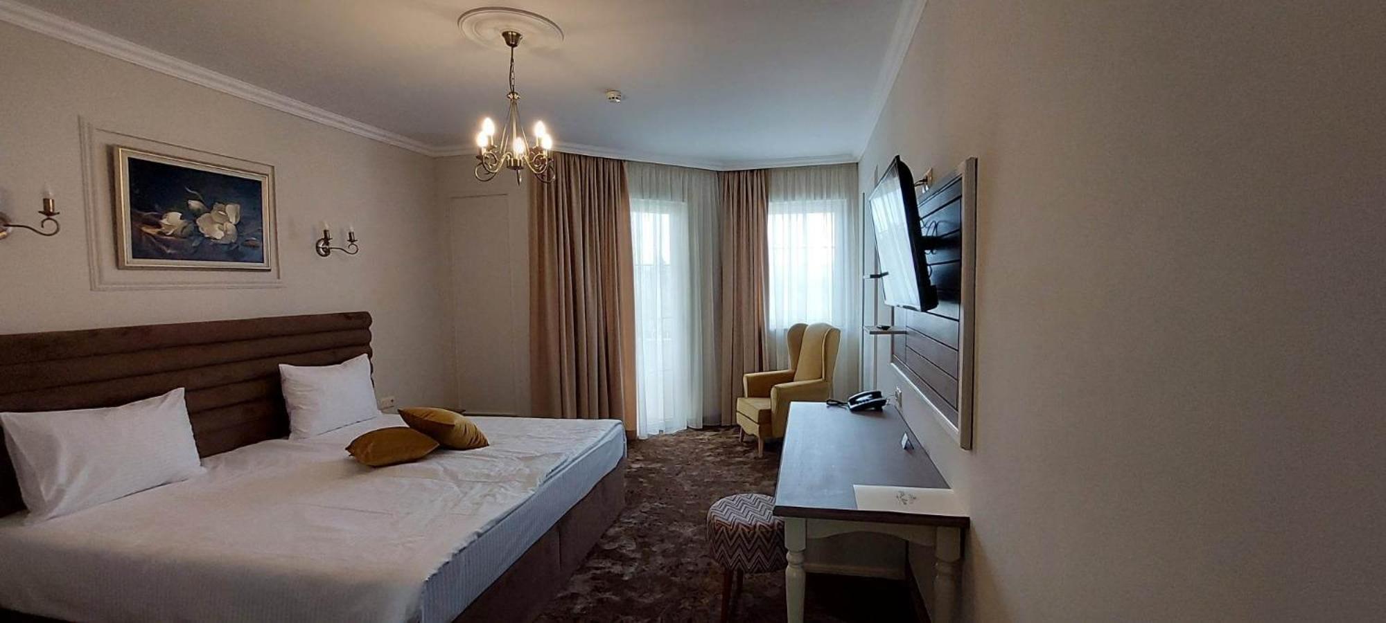 Deluxe Double Room - Photo 1