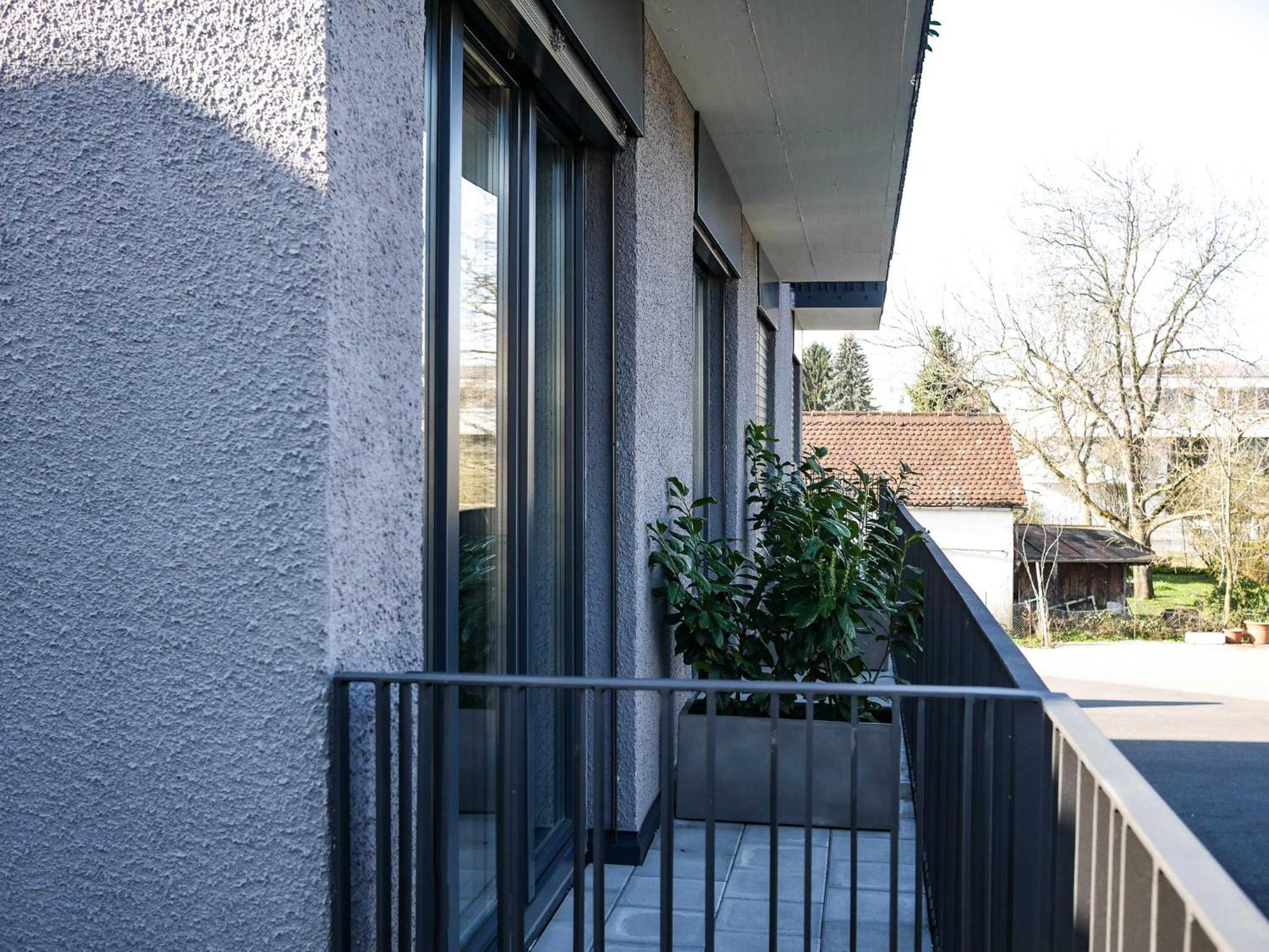 Studio with Balcony - Photo 5
