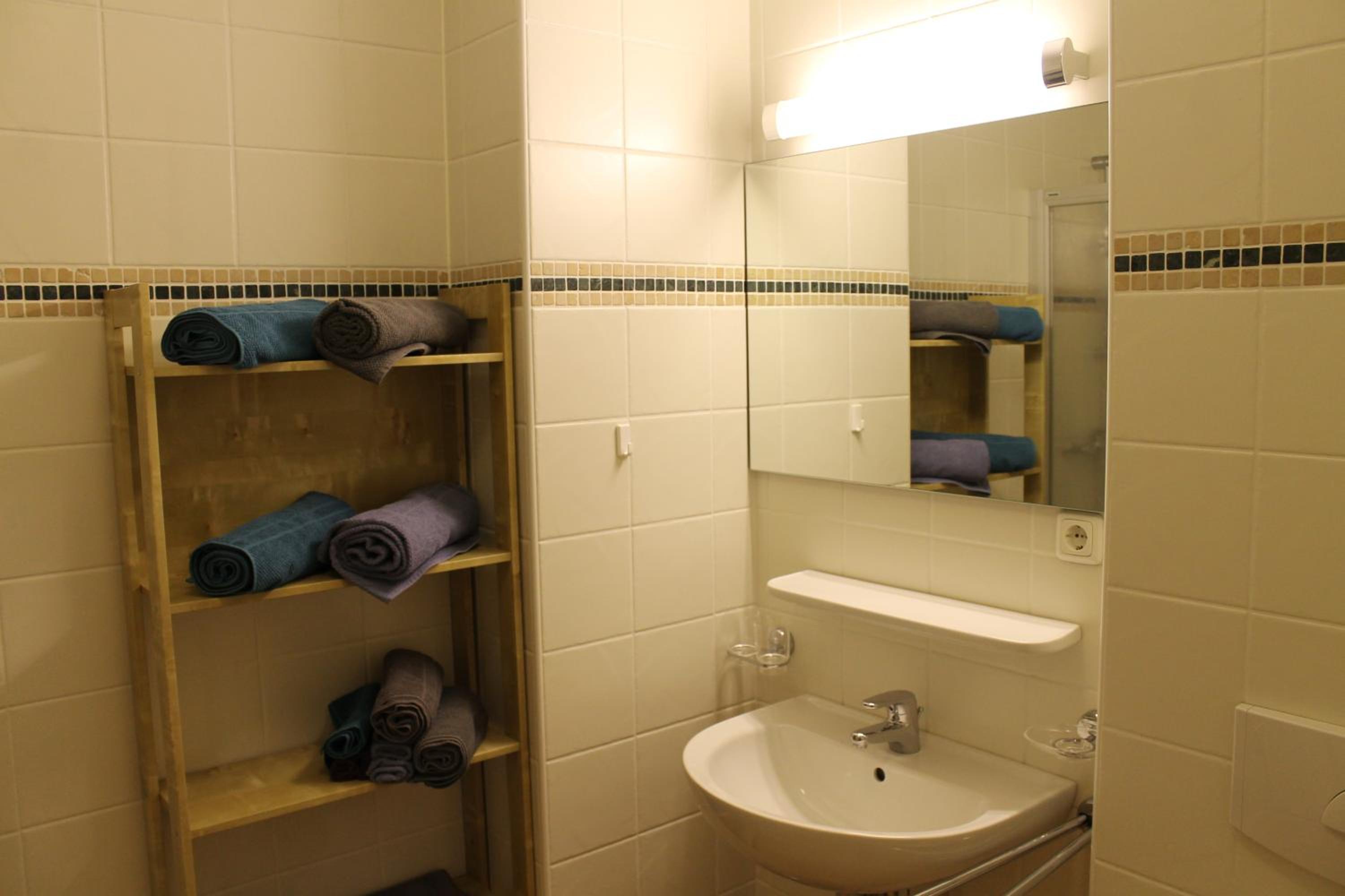 Two-Bedroom Apartment with Balcony photo 3