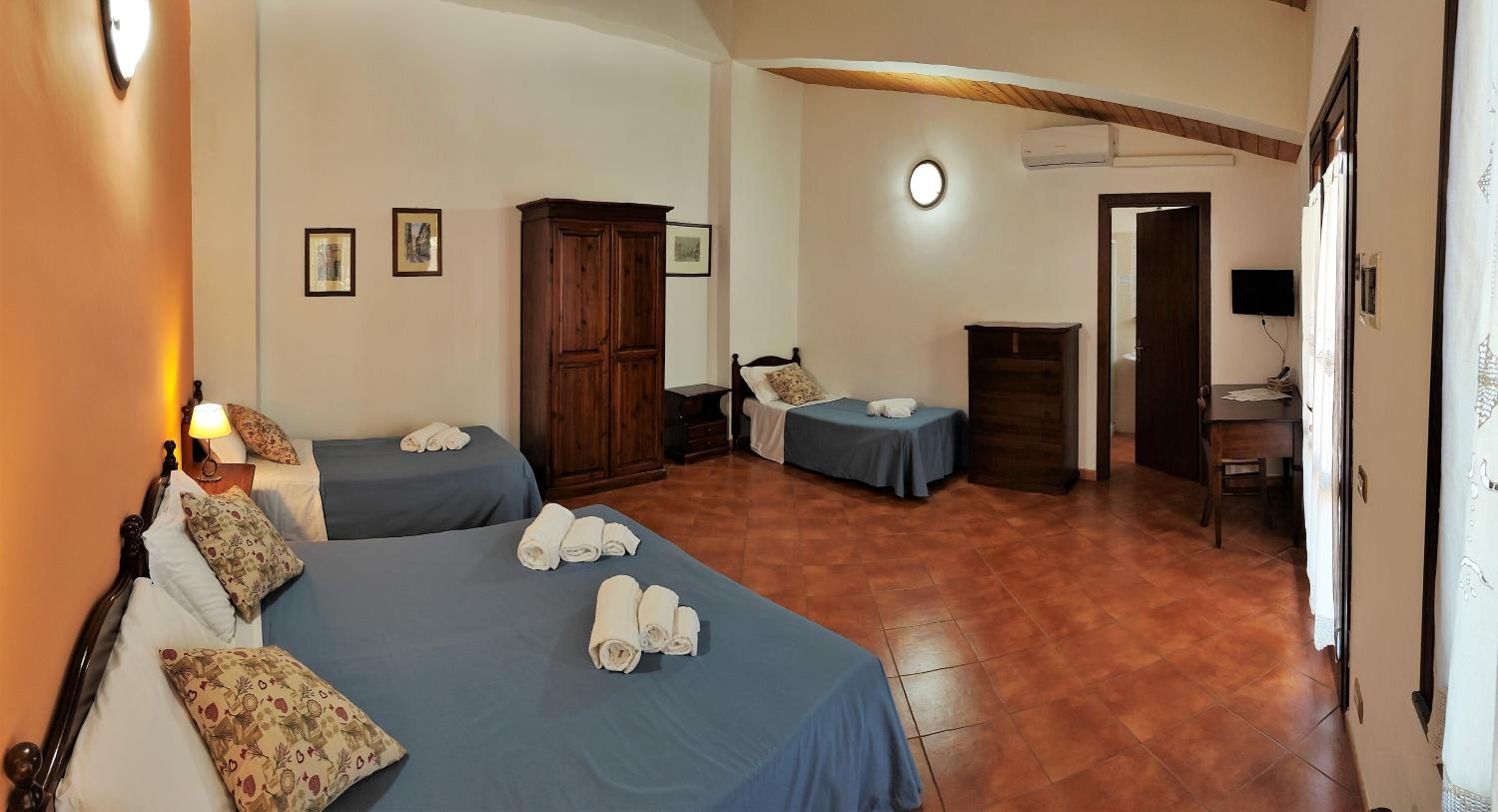 Quadruple Room photo 3