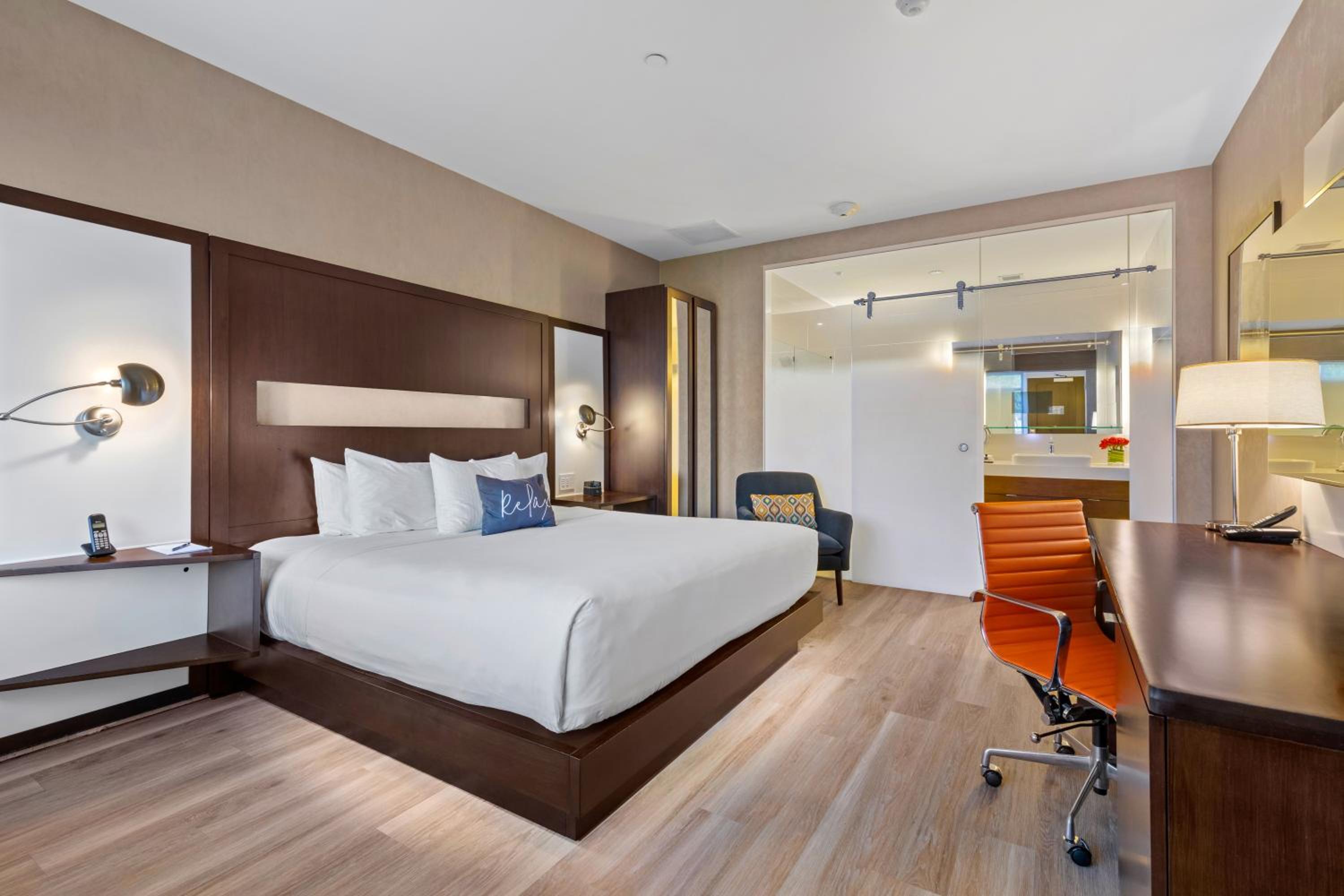 King Room Courtyard - Photo 1