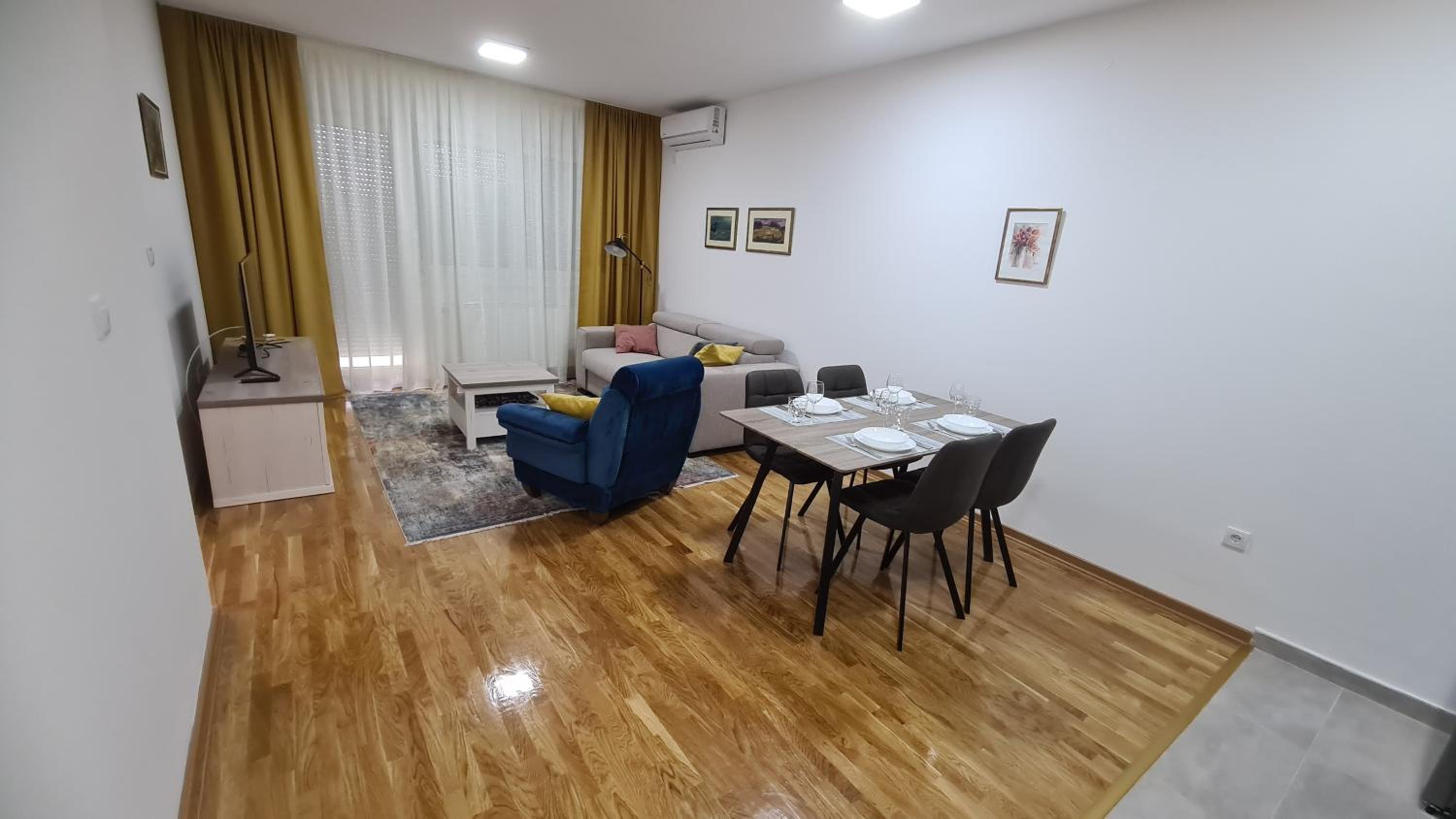 One-Bedroom Apartment photo 3
