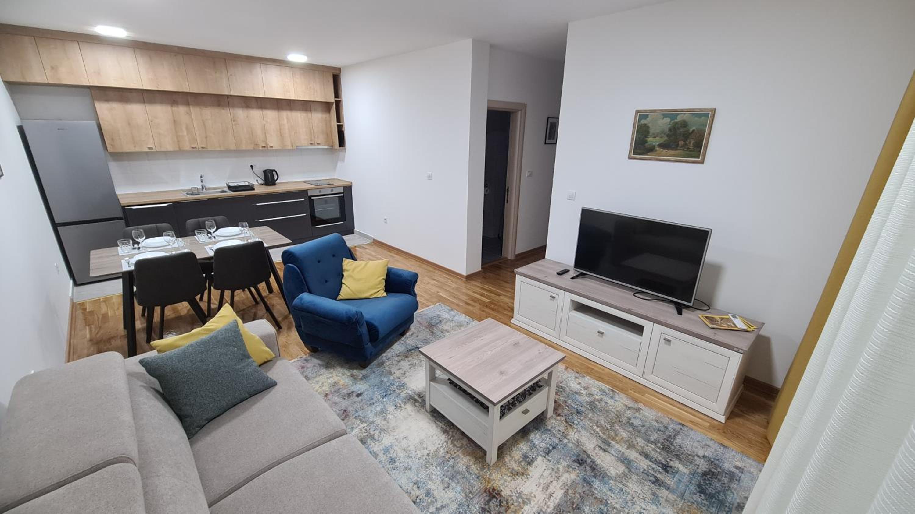 One-Bedroom Apartment photo 2