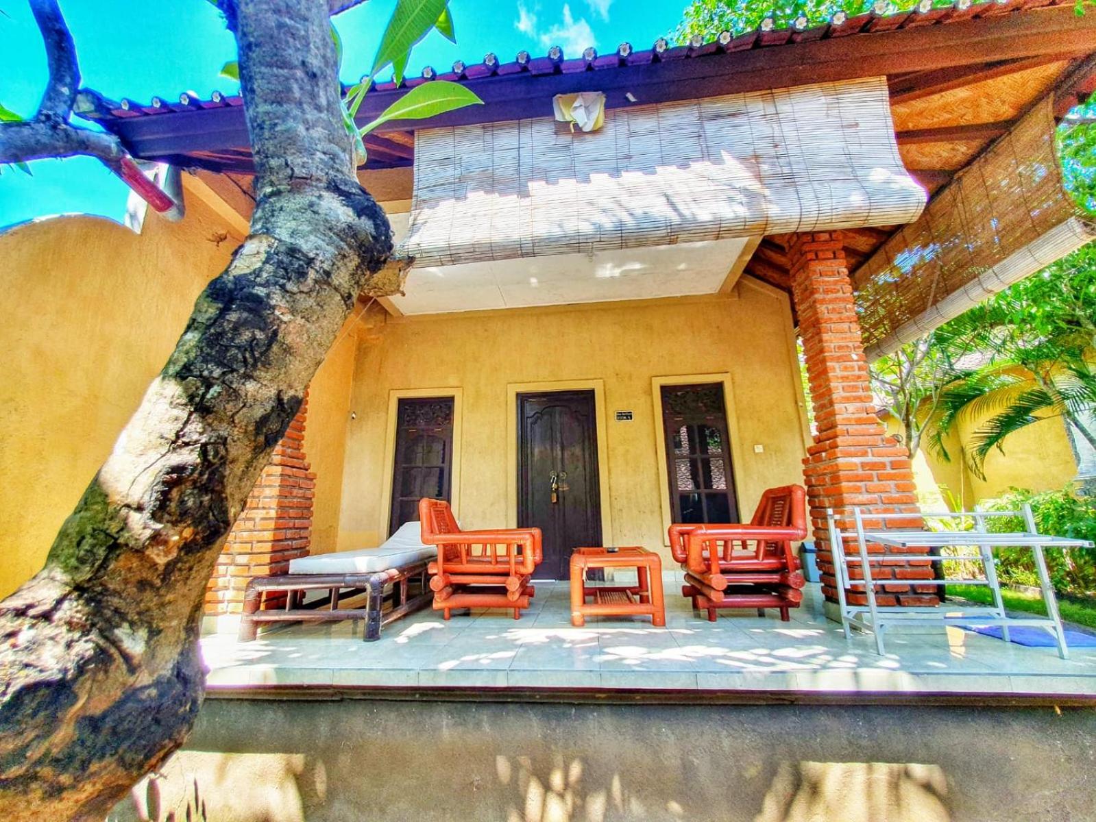 Bungalow with Garden View photo 2