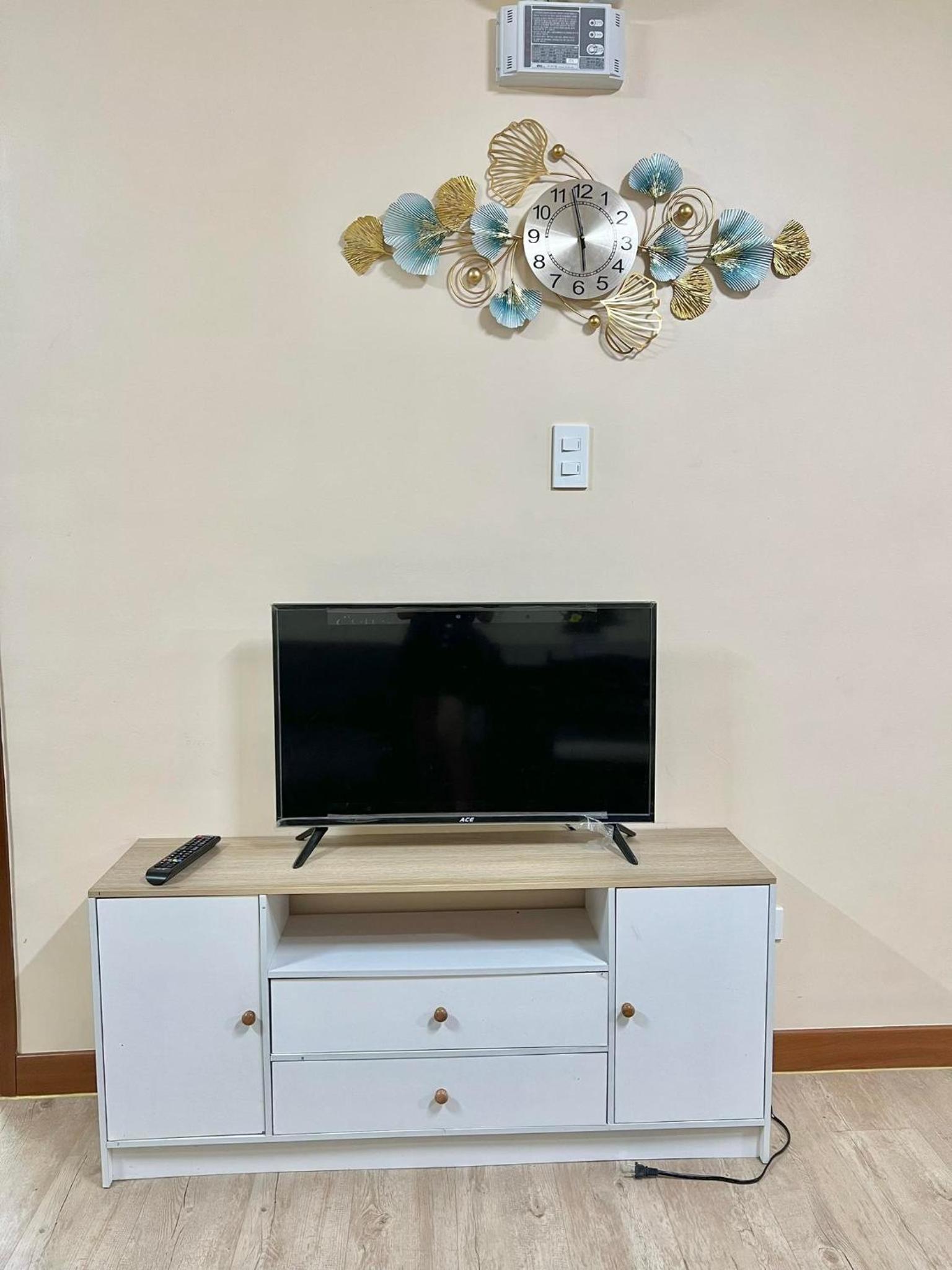 Two-Bedroom Apartment - Photo 8