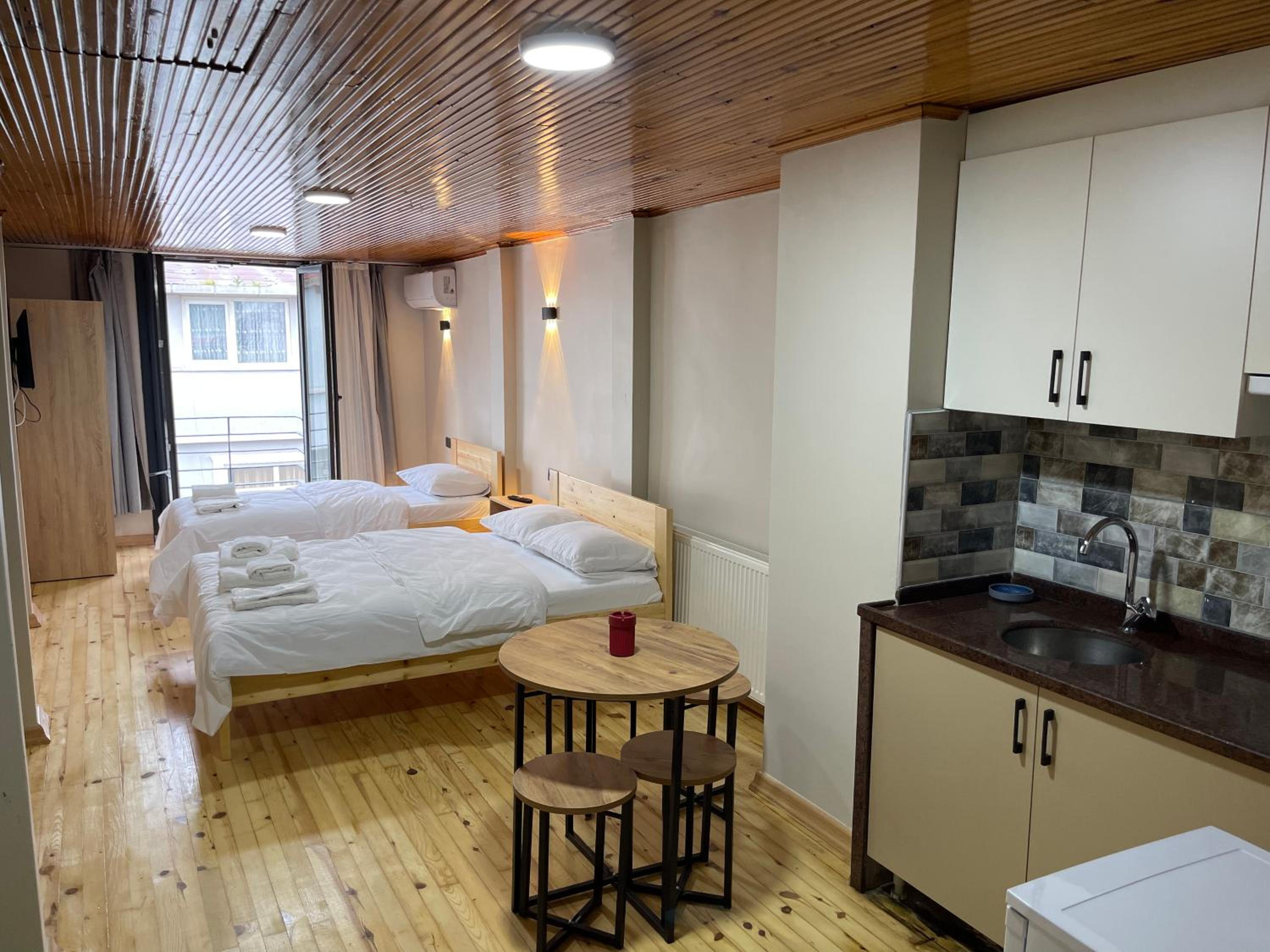Deluxe Triple Room photo 3