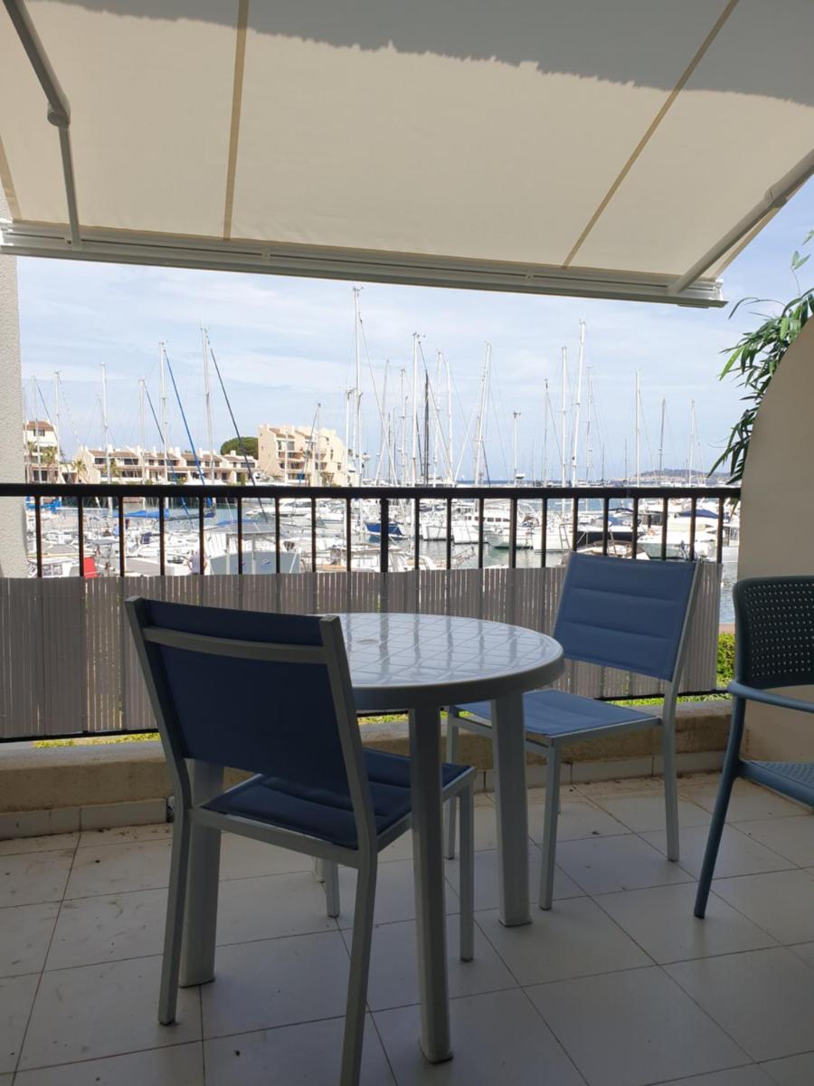 Apartment with Sea View photo 2