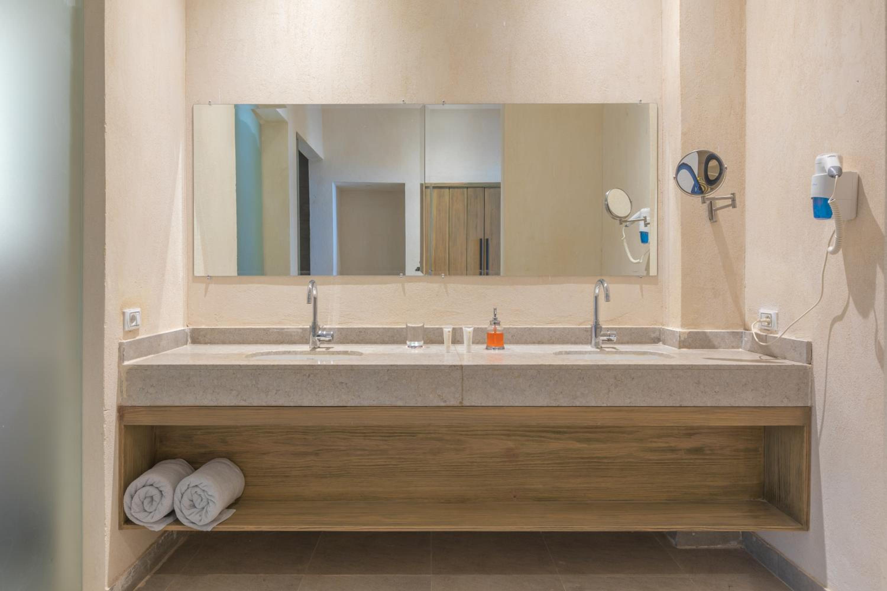 Junior Suite - Photo 6