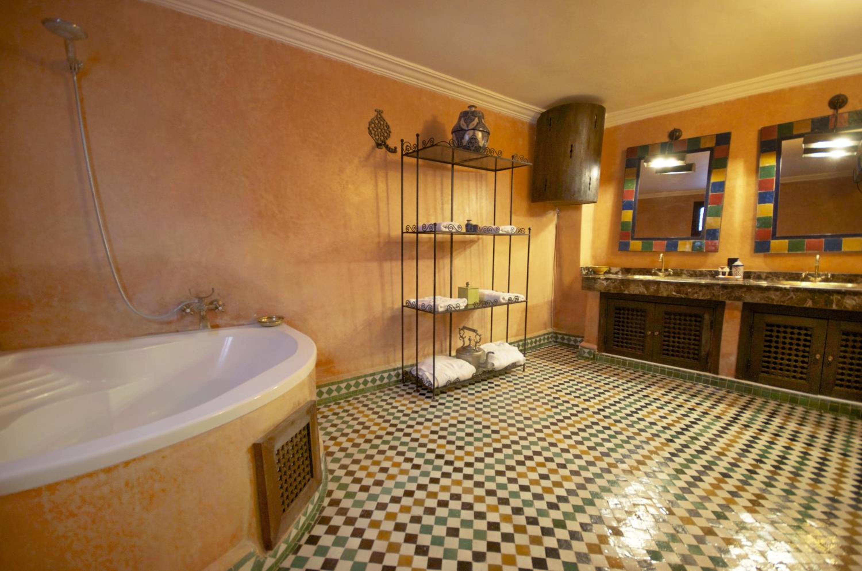 Deluxe King Suite photo 3