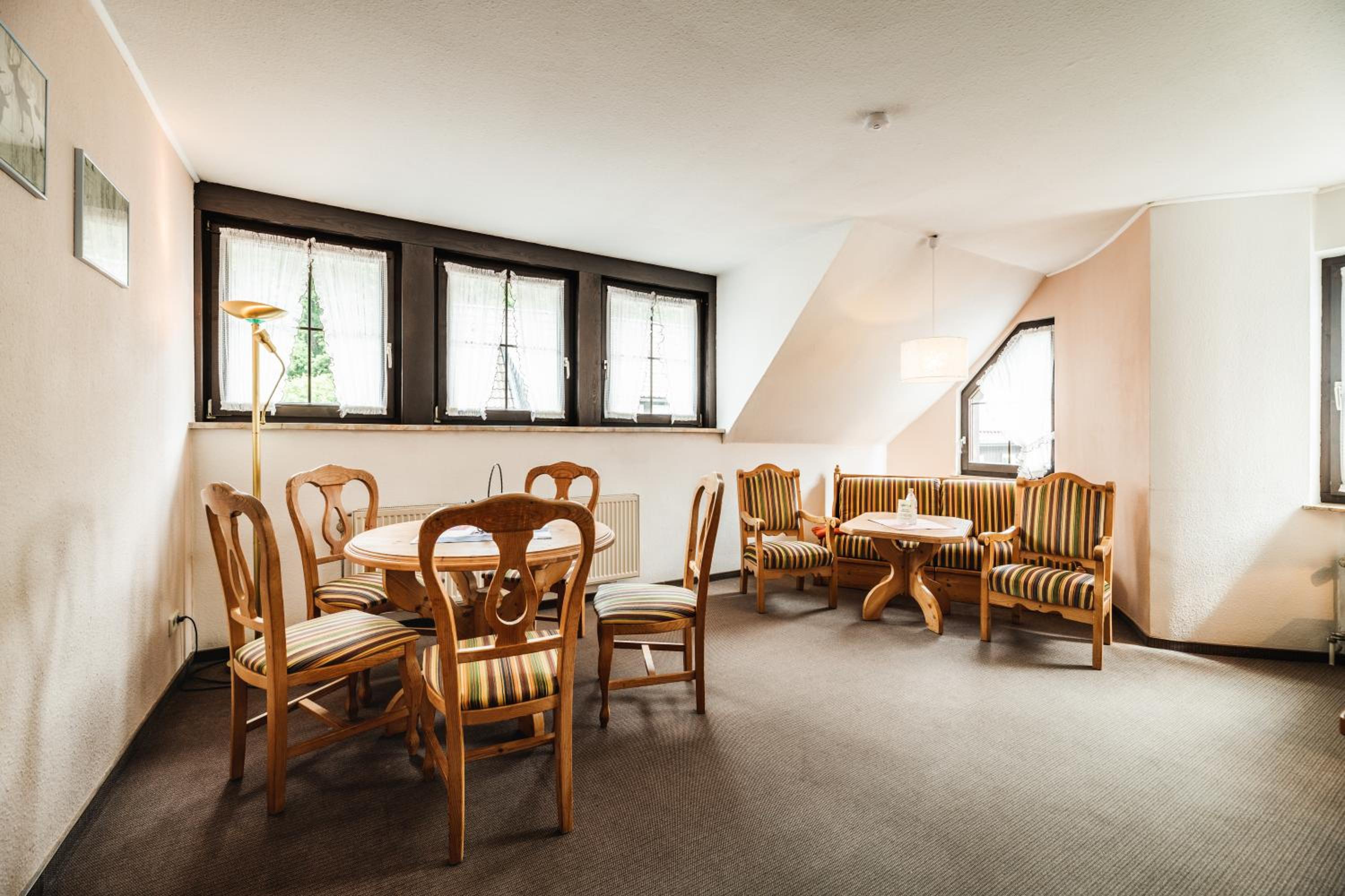 Family Room photo 3