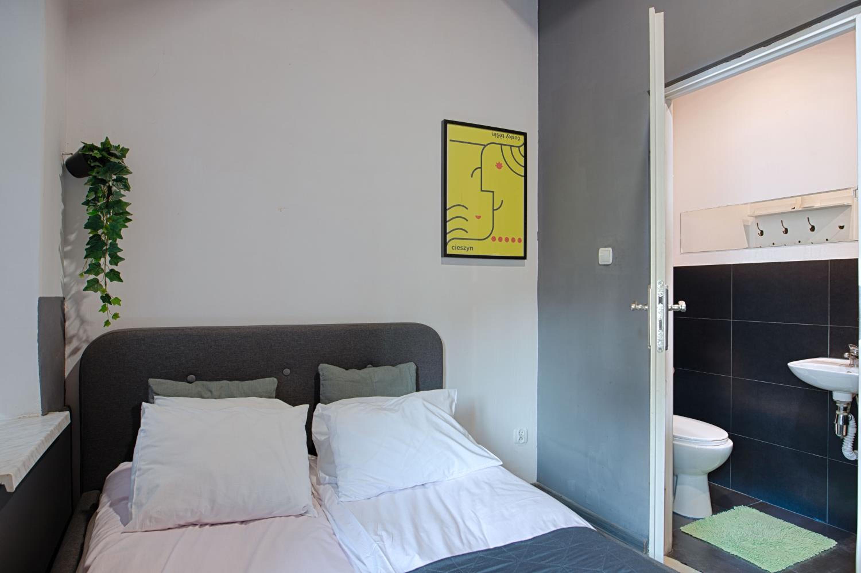 Double or Twin Room - Photo 2