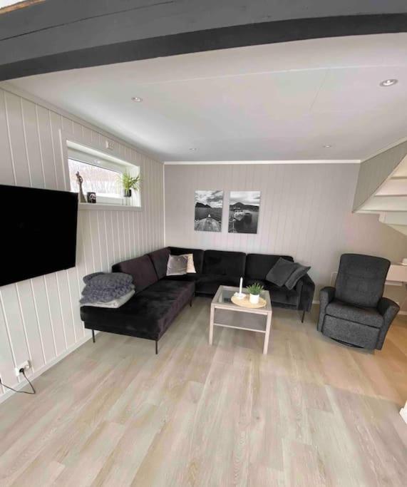 Two-Bedroom House photo 3