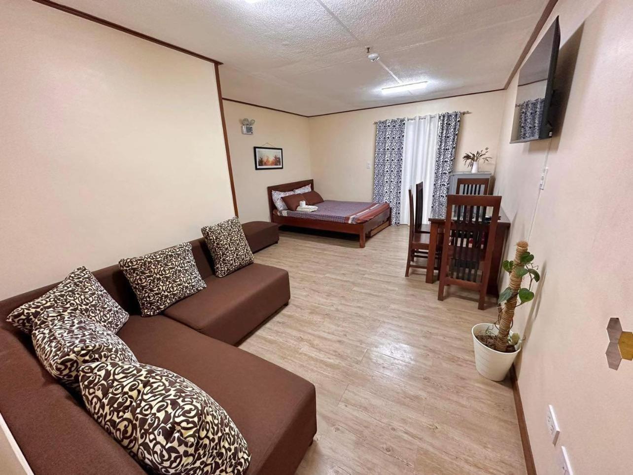 One-Bedroom Apartment - Photo 20