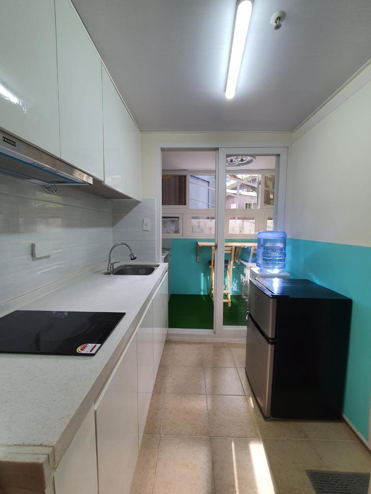 One-Bedroom Apartment - Photo 8