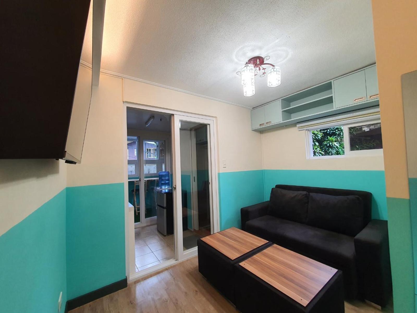 One-Bedroom Apartment - Photo 3