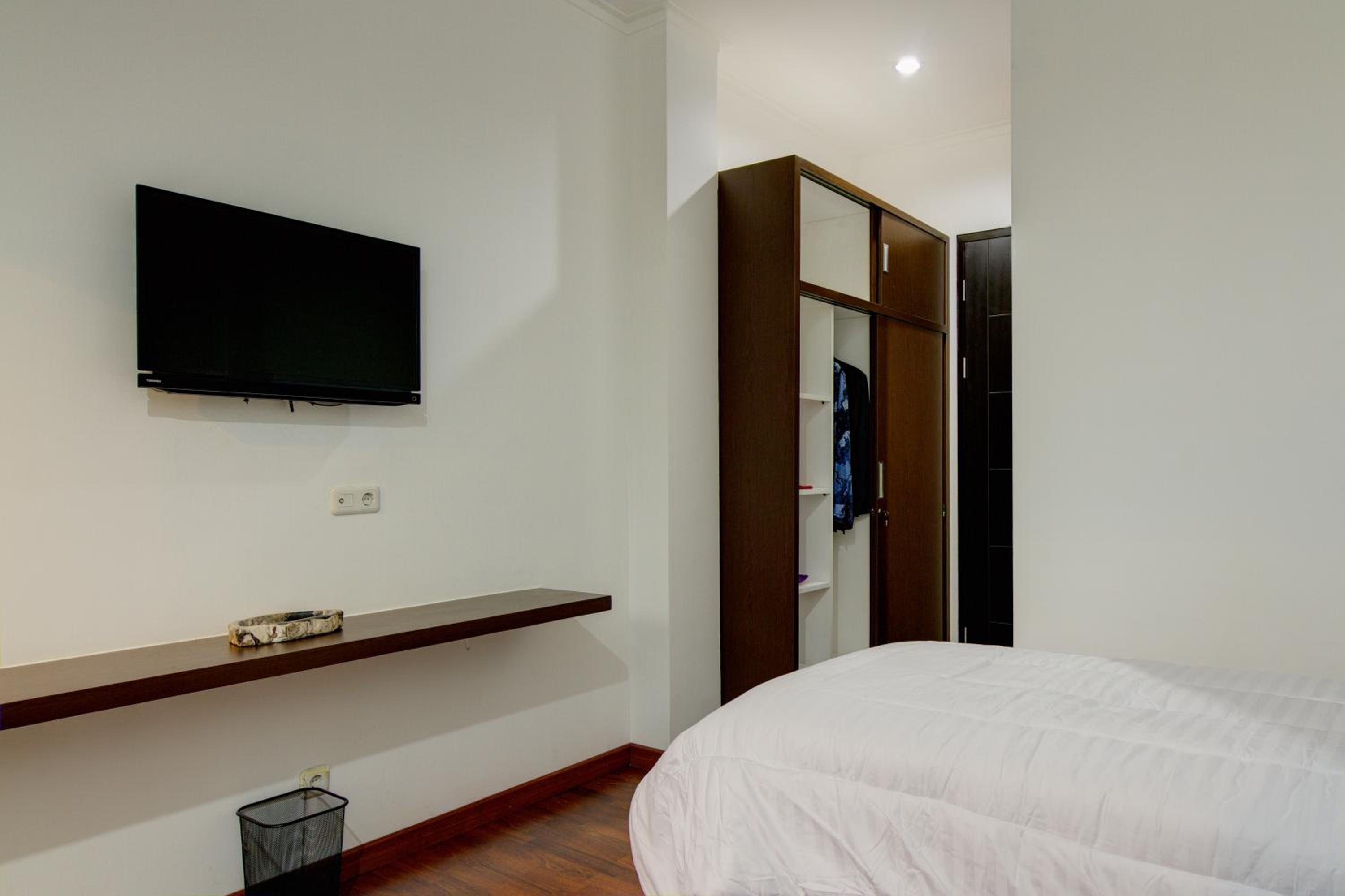 Standard Double Room - Photo 12