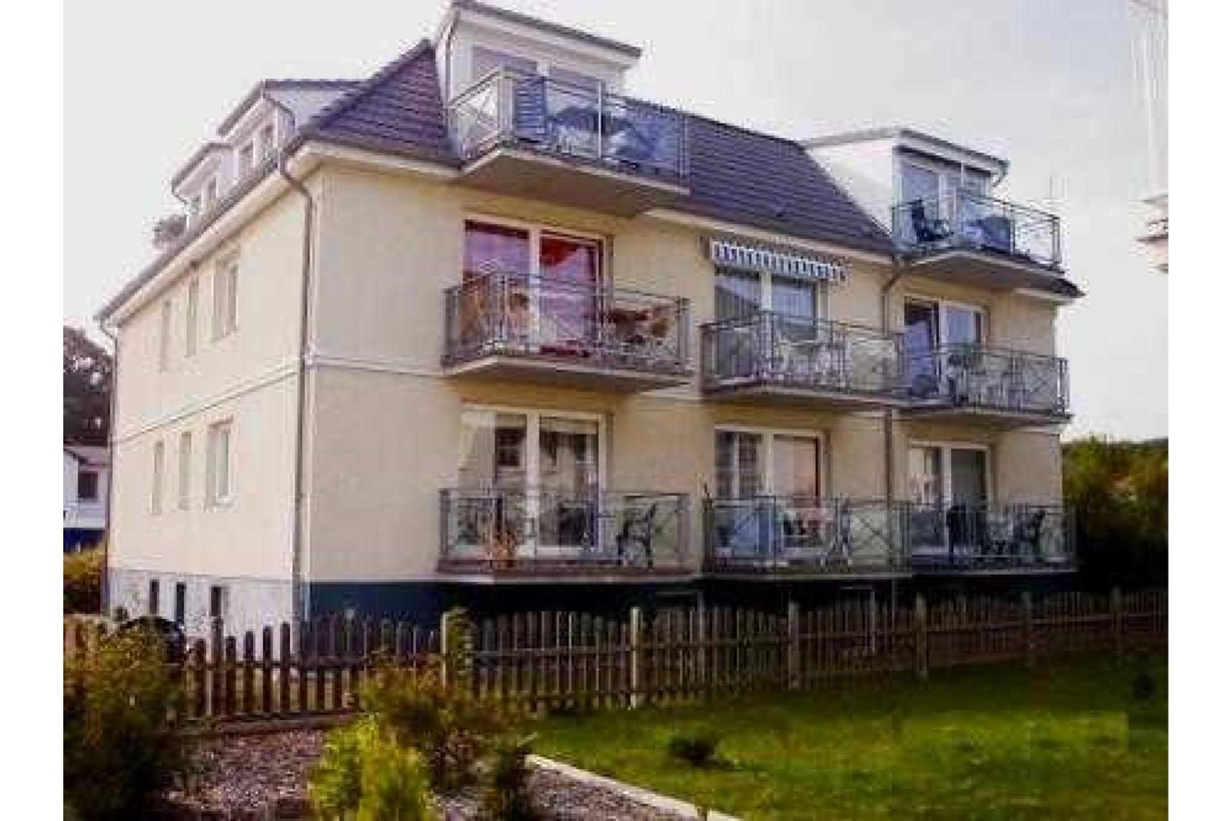 Apartment with Balcony photo 2