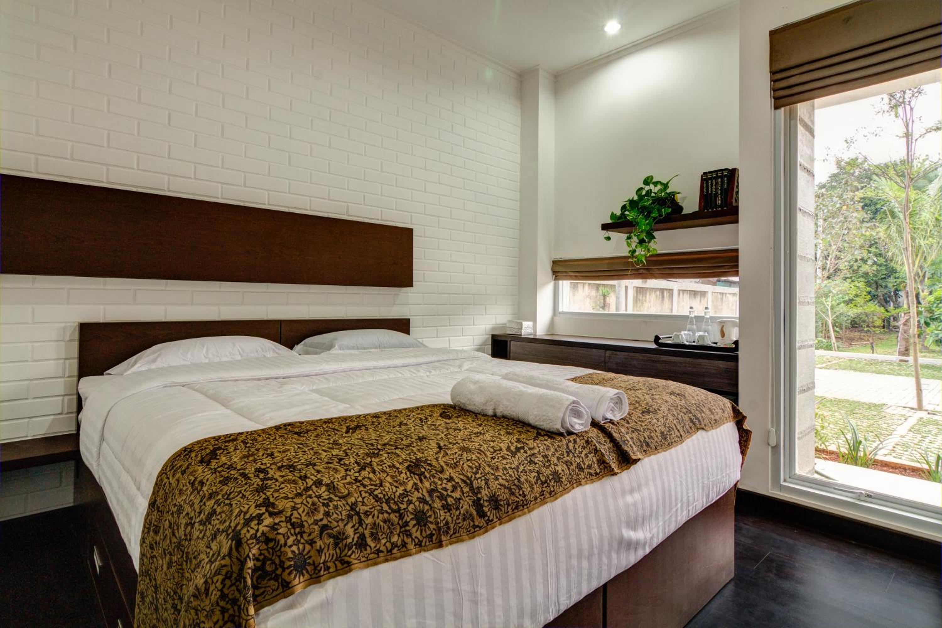 Standard Double Room - Photo 13