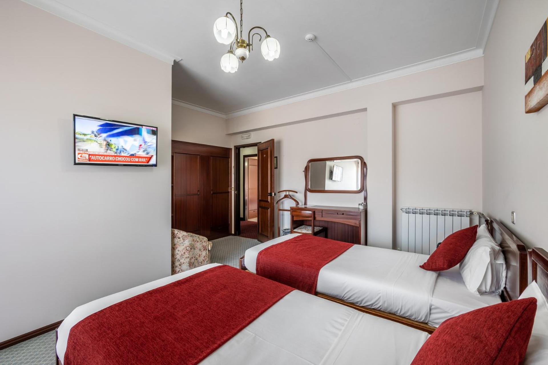 Standard Twin Room - Photo 5