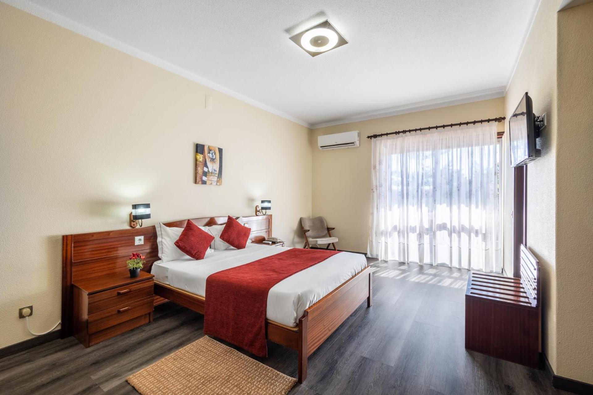 Deluxe Double Room - Photo 17