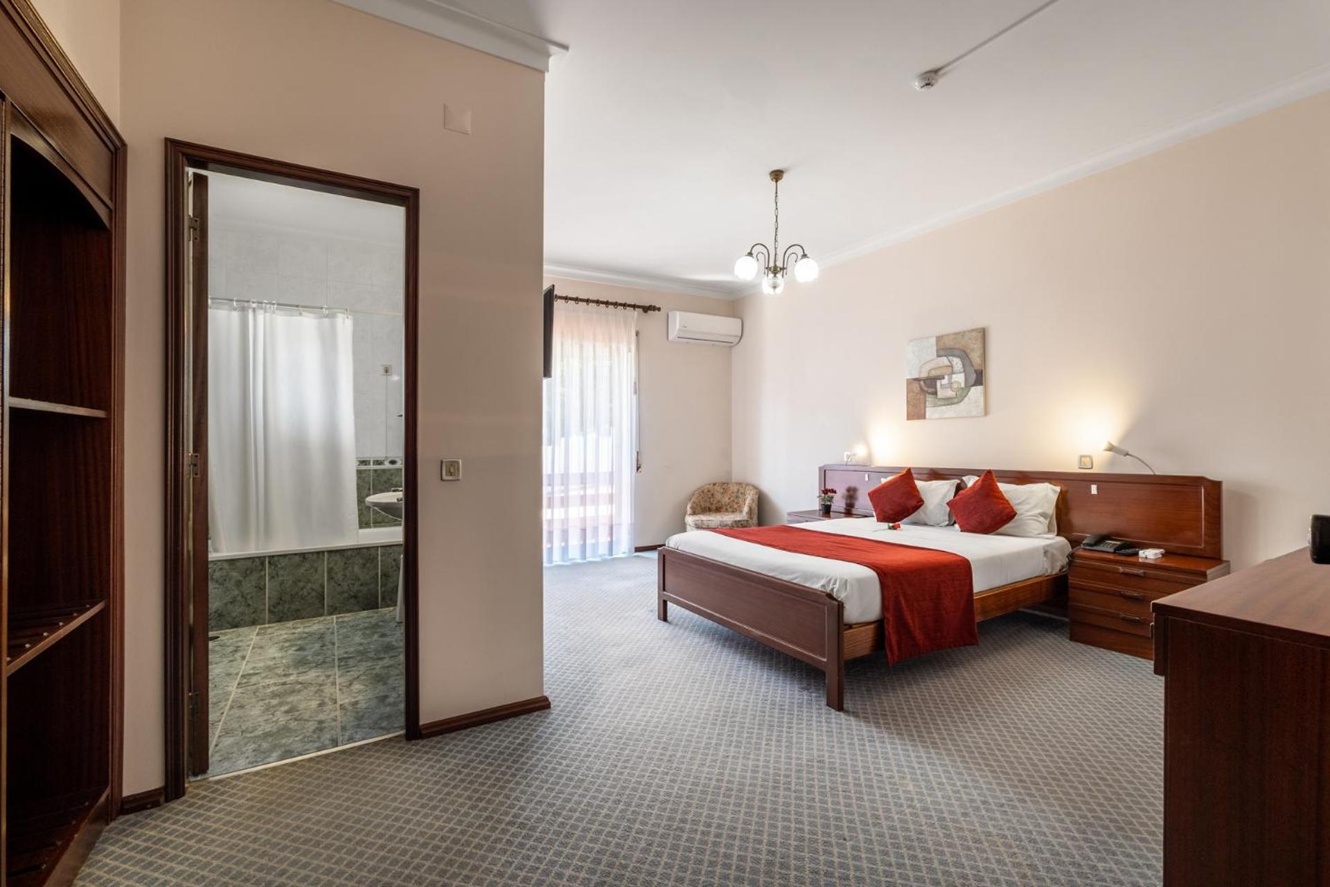 Standard Double Room - Photo 6