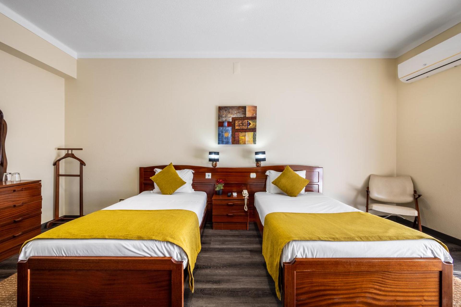 Standard Twin Room - Photo 1