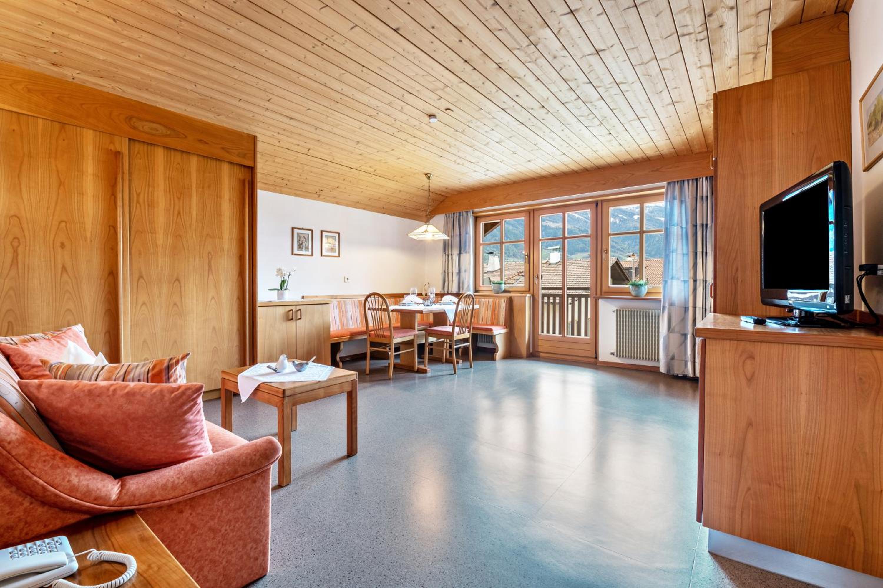 Superior One-Bedroom Apartment with Balcony photo 1