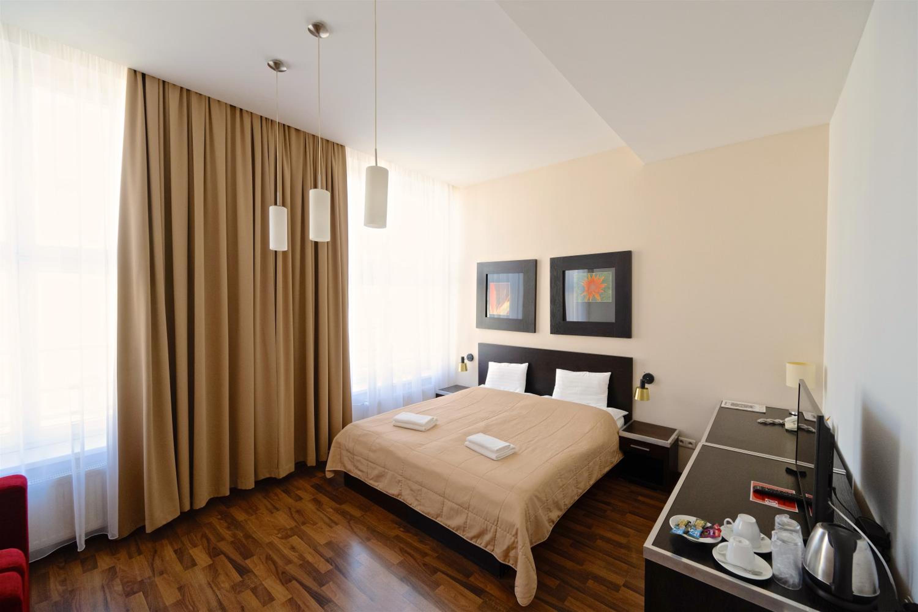 Business Double Room - Photo 4