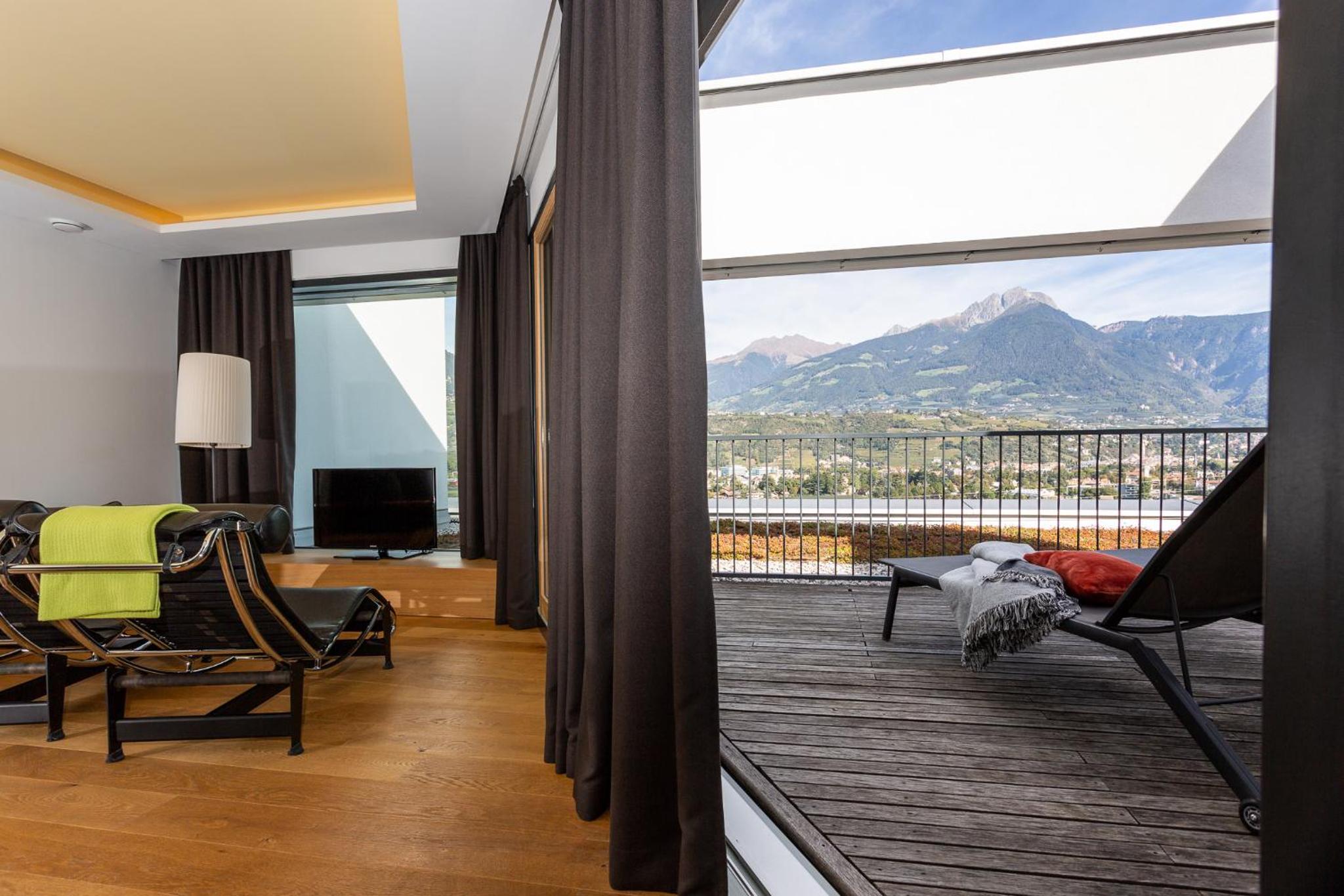 Junior Suite with Terrace - Photo 8