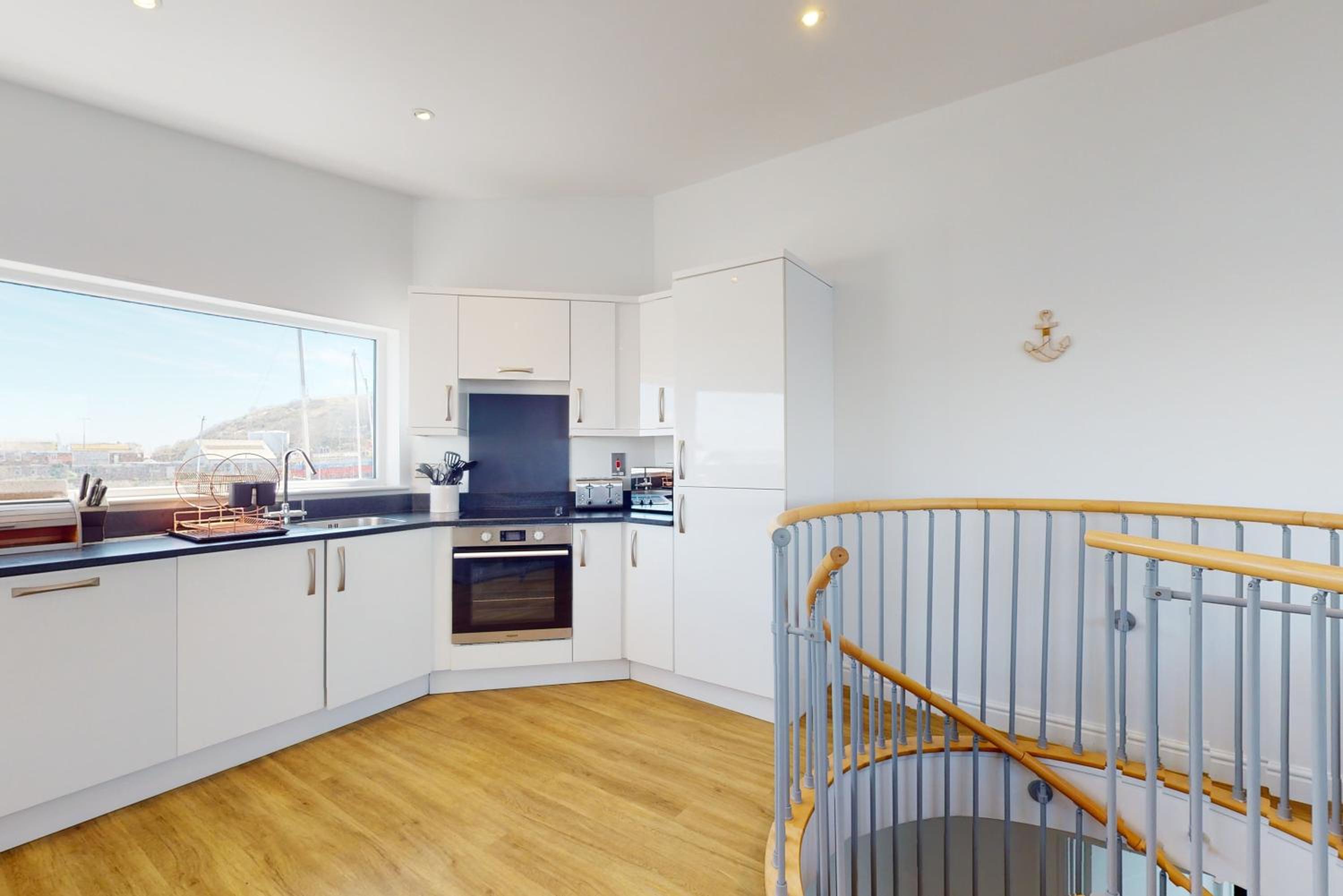 Three-Bedroom Apartment - Photo 14