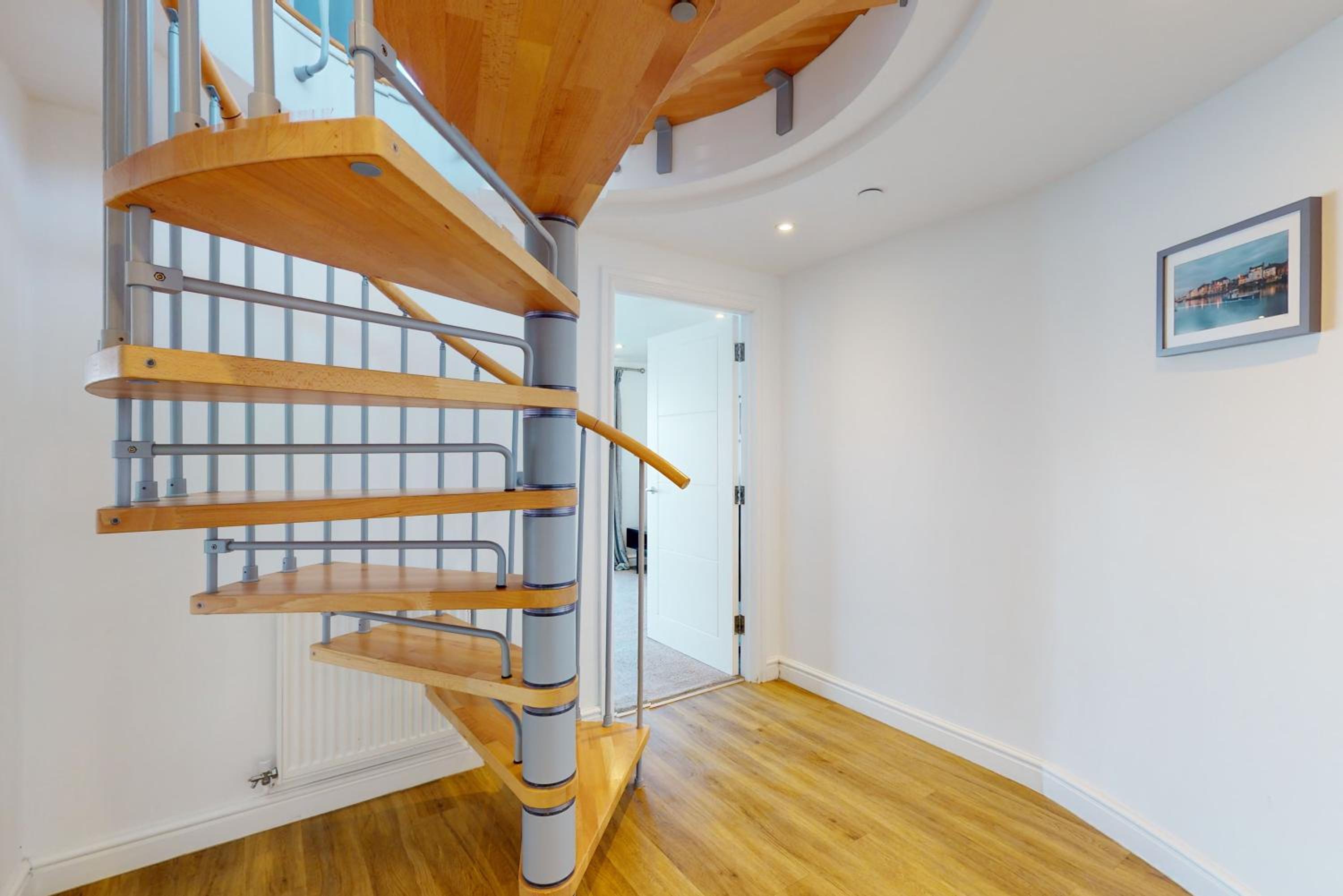 Three-Bedroom Apartment - Photo 11