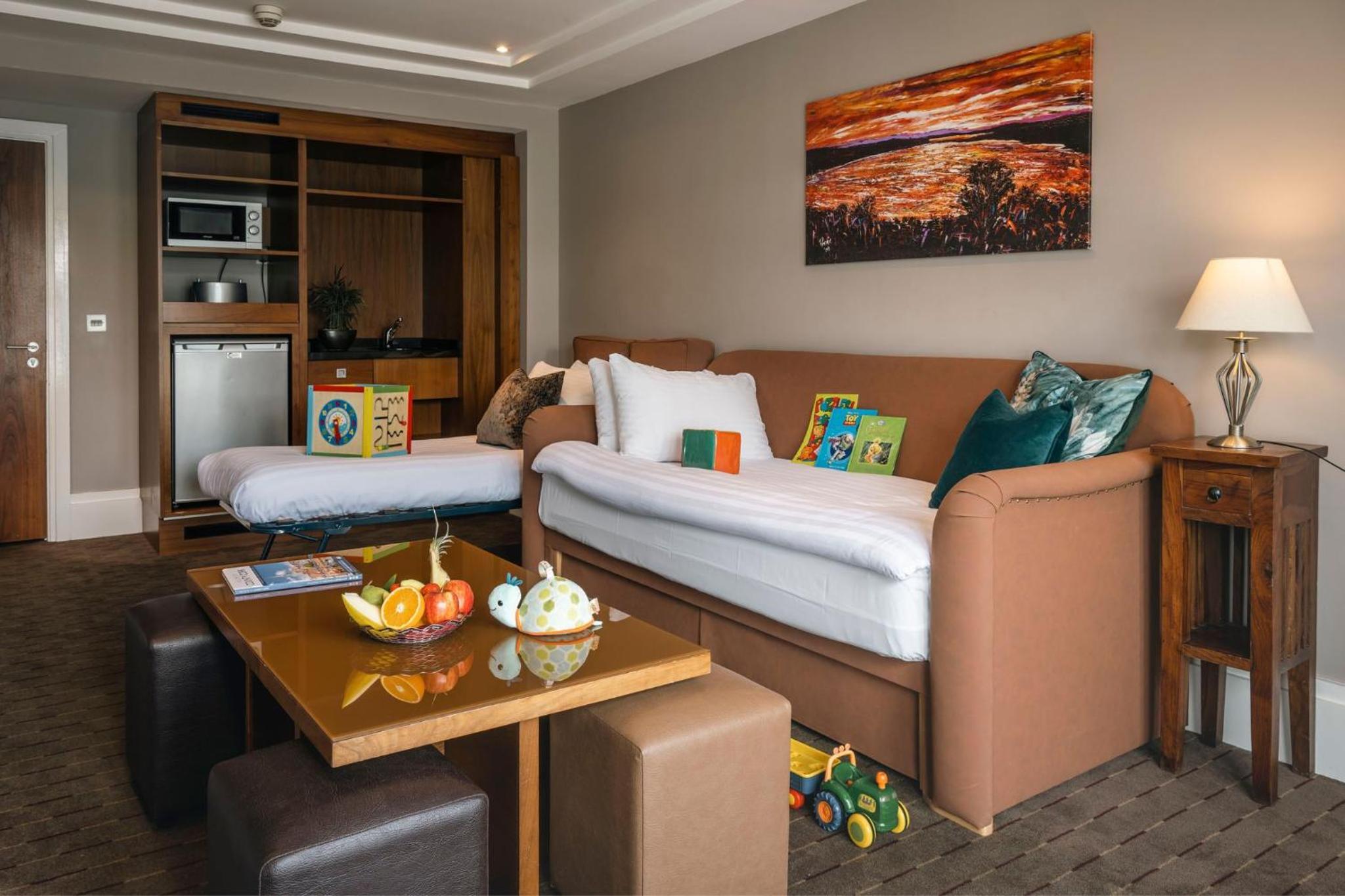 One-Bedroom Suite (2 Adults + 2 Children) - Photo 3