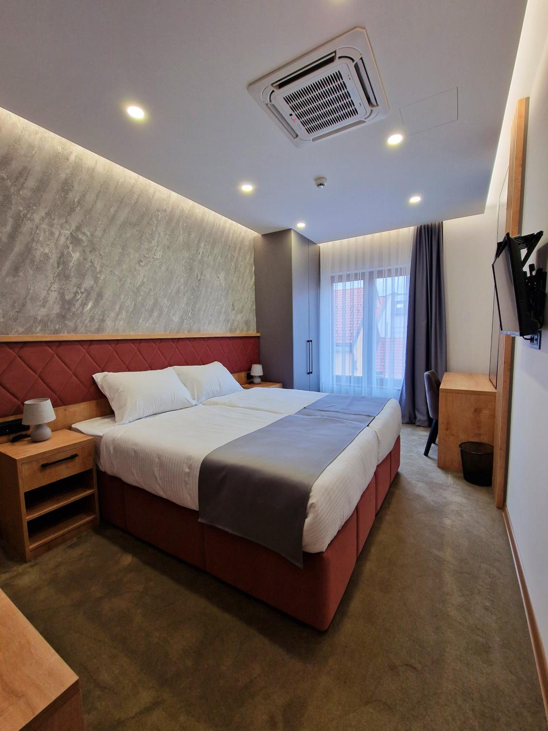Deluxe Twin Room photo 1