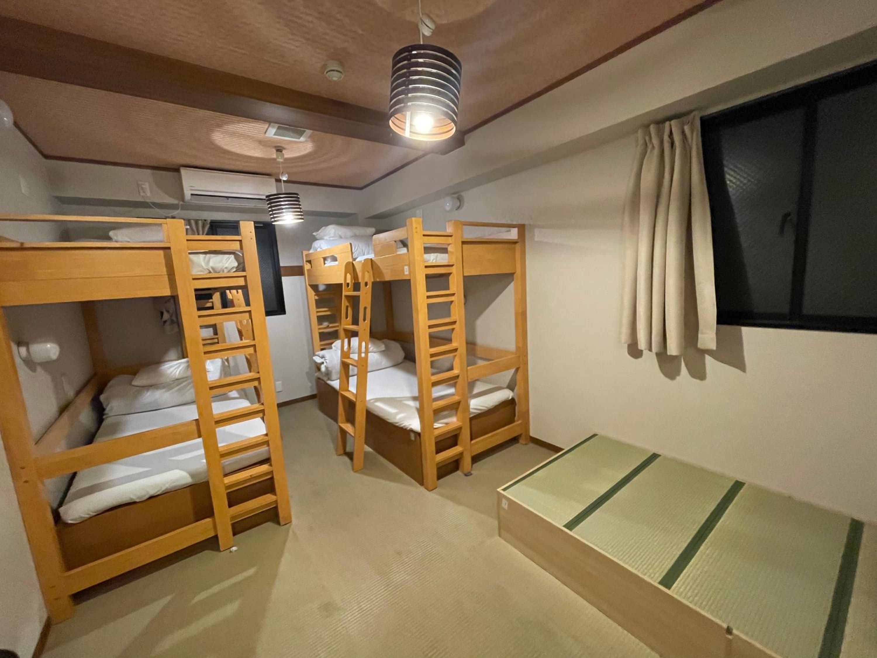 Economy Quadruple Room with Shared Bathroom photo 1